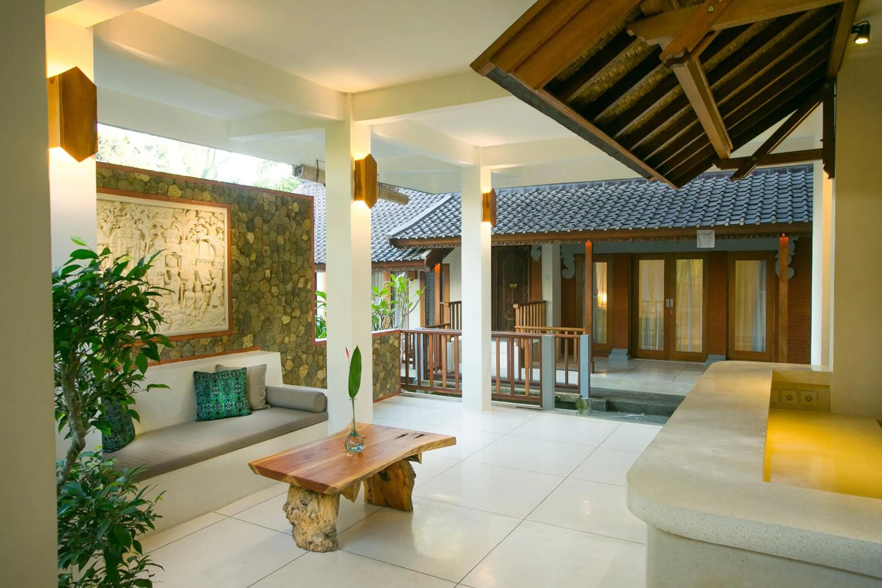 Lobby or reception in Pesantian Villa and Warung