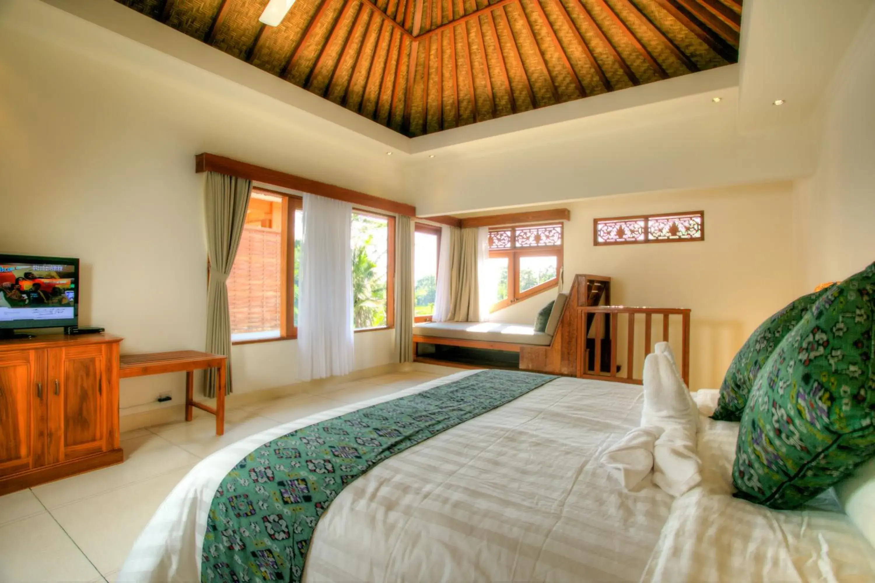 View (from property/room), Bed in Pesantian Villa and Warung View (from property/room), Bed in Pesantian Villa and Warung