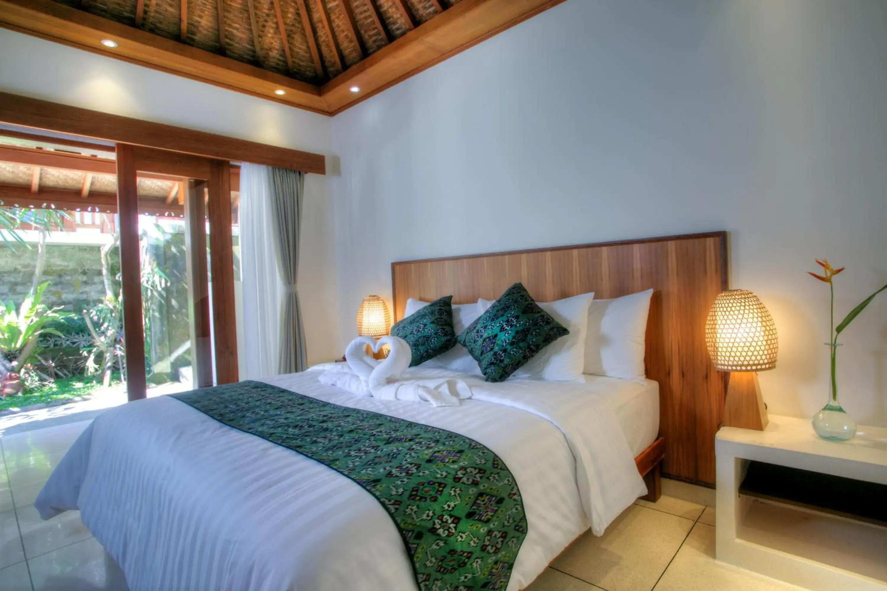 Superior Double or Twin Room in Pesantian Villa and Warung Superior Double or Twin Room in Pesantian Villa and Warung