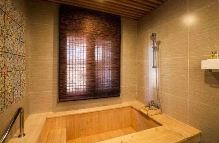 Bath in Gyeongwonjae By Walkerhill