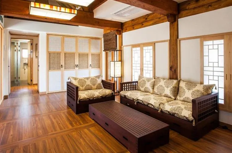 Living room in Gyeongwonjae By Walkerhill