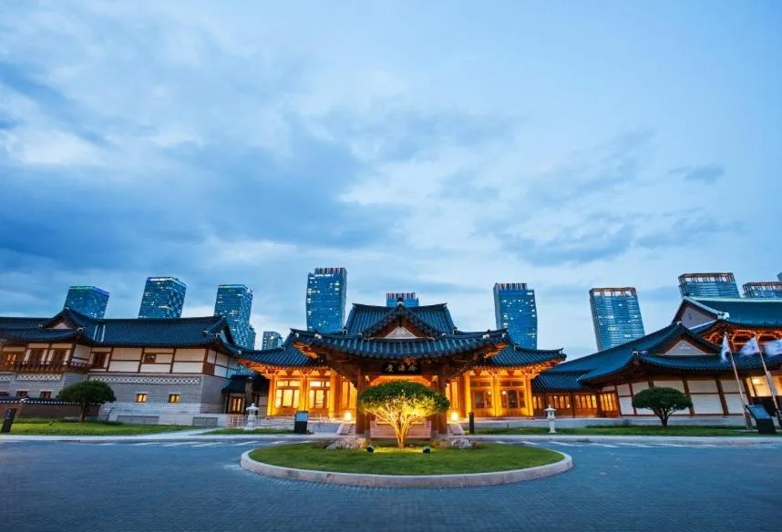 Property building in Gyeongwonjae By Walkerhill