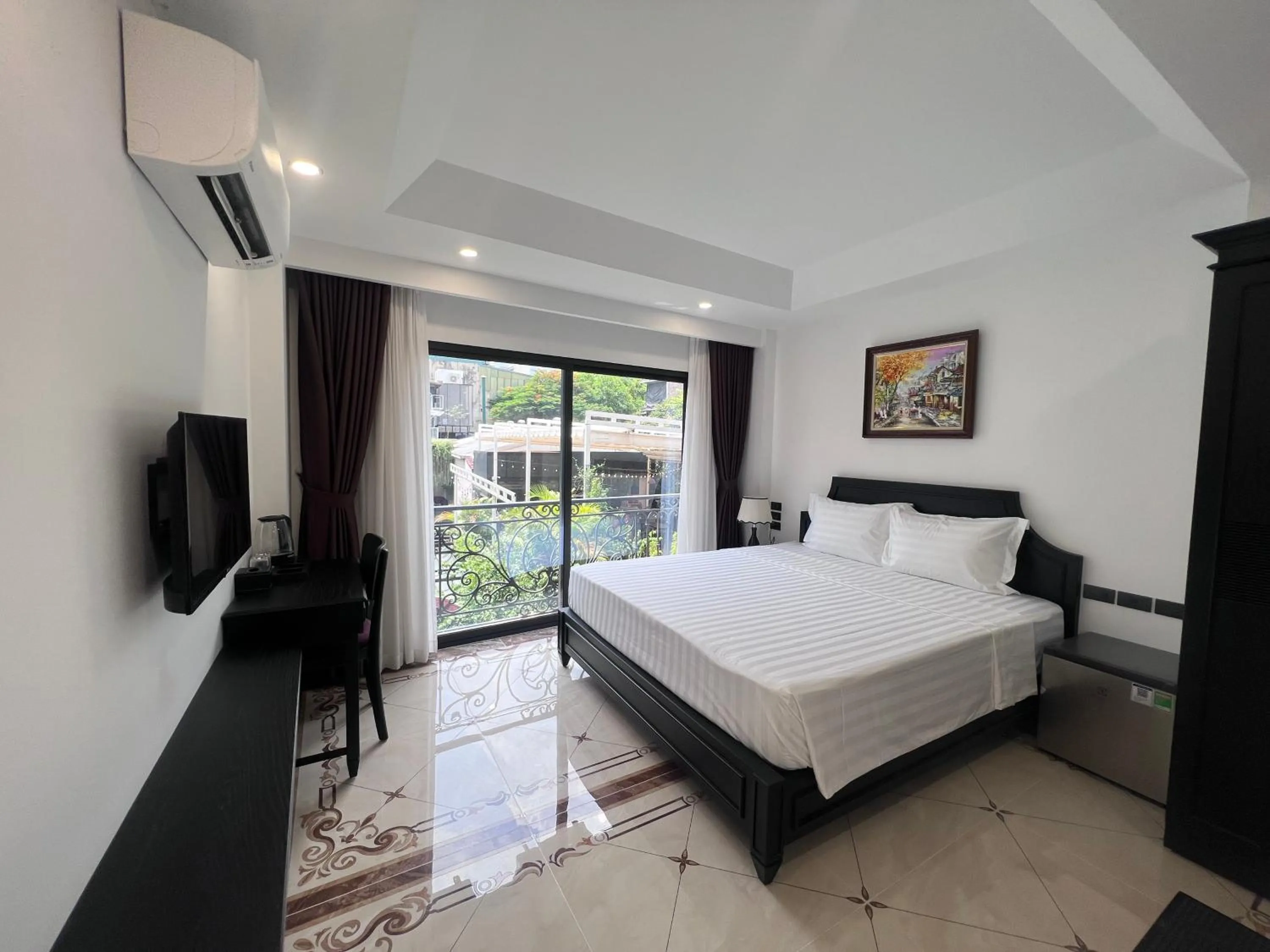 Bed in Bay Luxury Hotel & Spa - No 1 Ngo Huyen