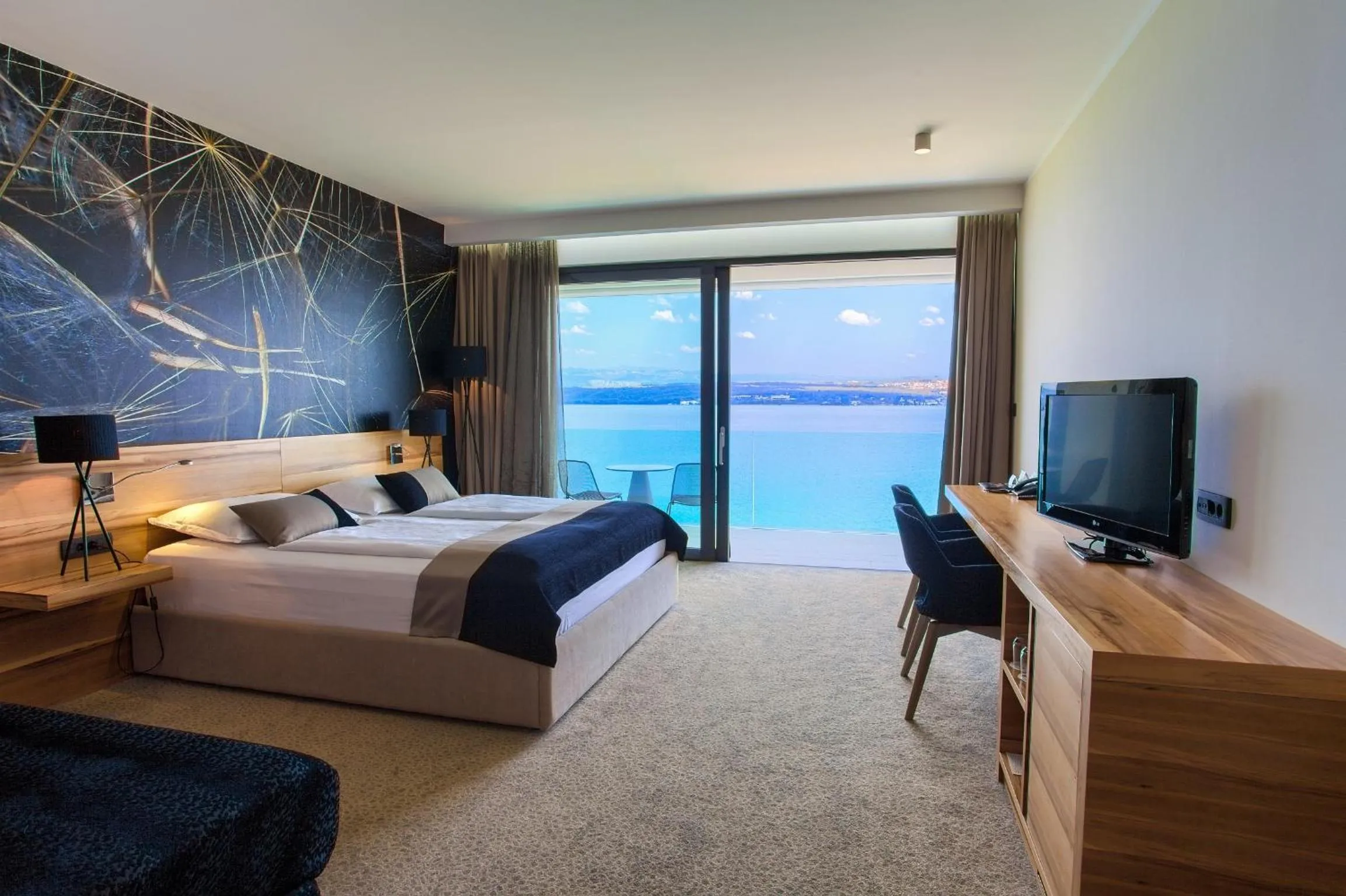 Deluxe Double Room with Balcony and Sea View in Hotel Villa Margaret