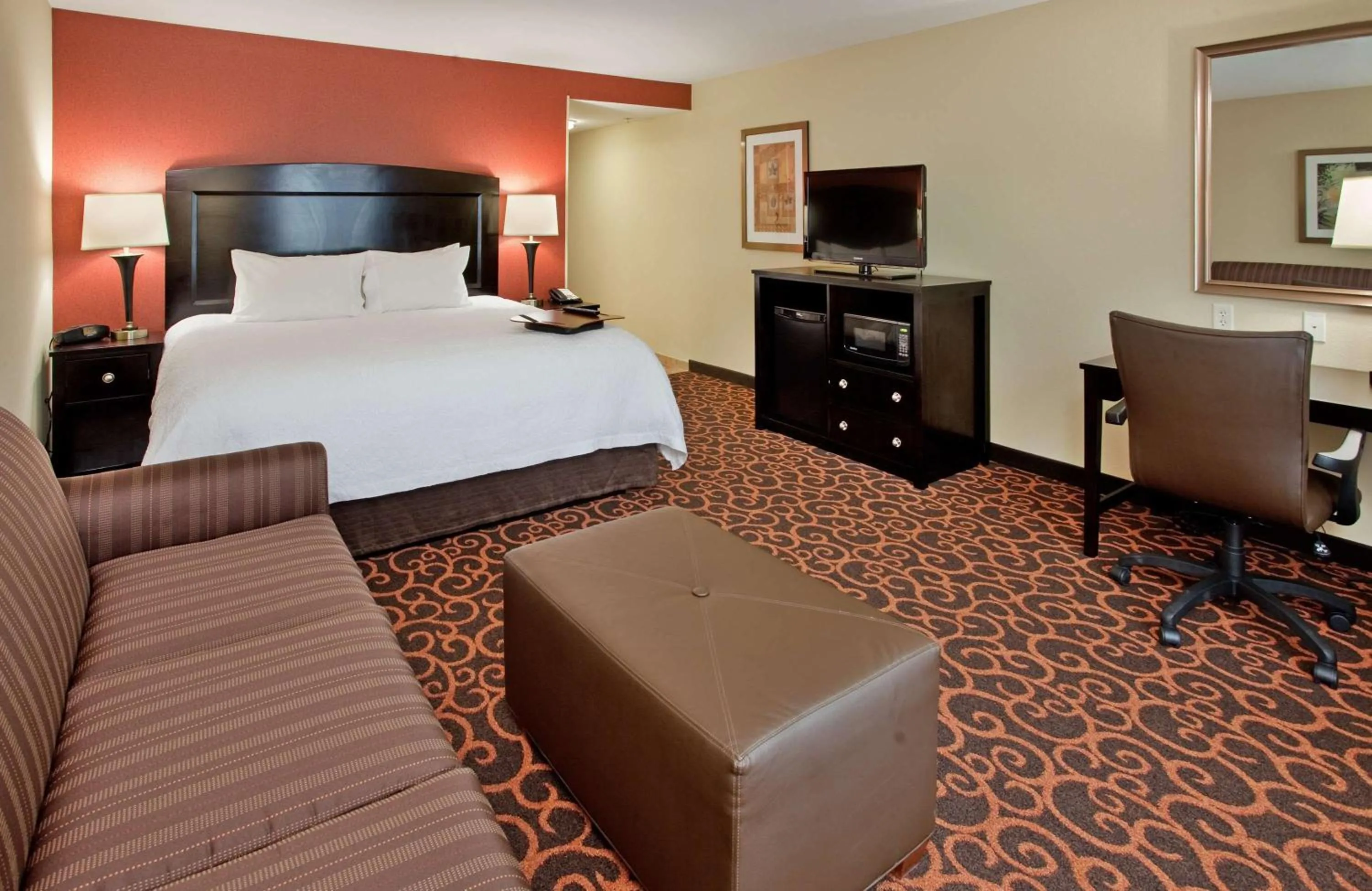 Bed in Hampton Inn & Suites Dickinson ND