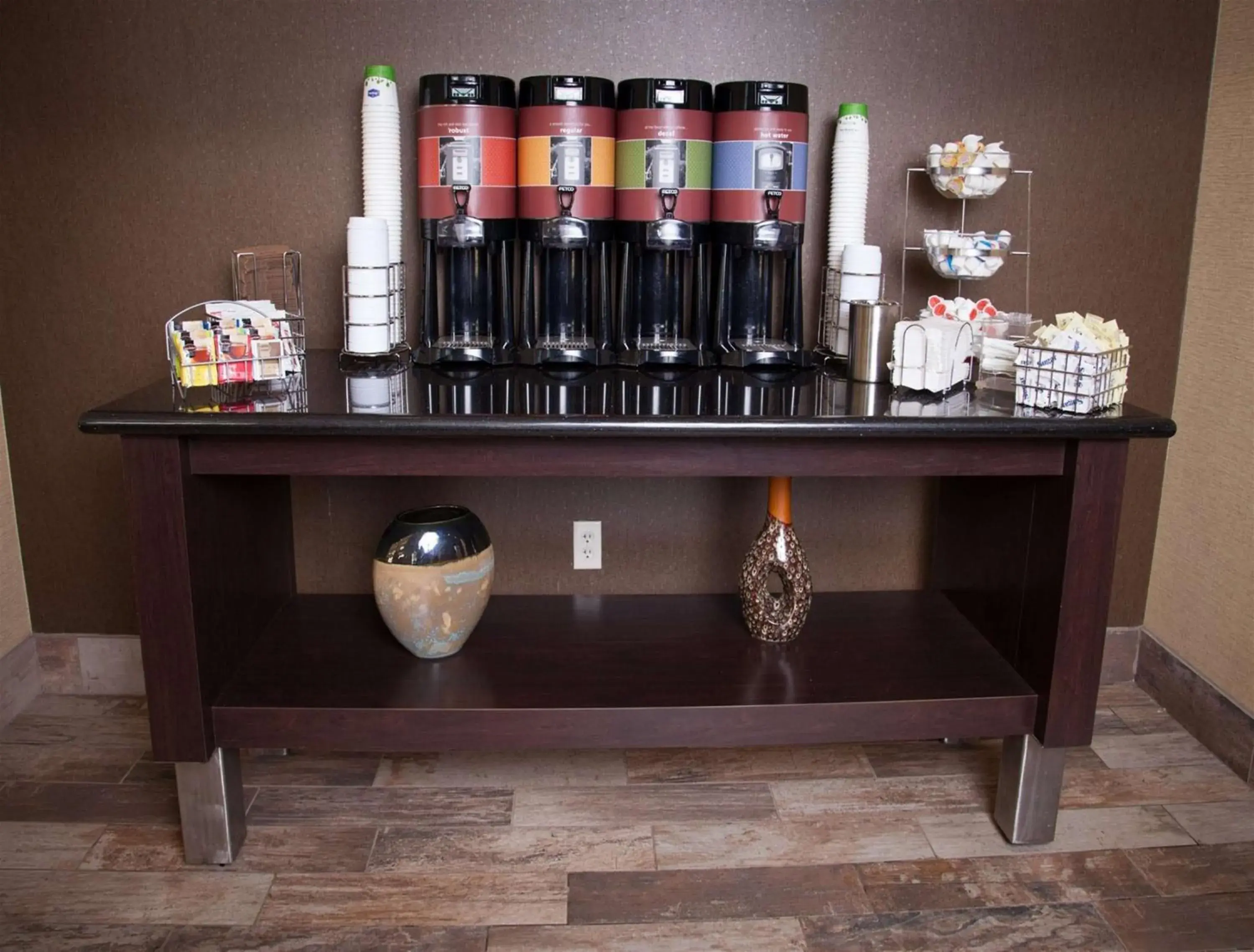 Restaurant/places to eat in Hampton Inn & Suites Dickinson ND Restaurant/places to eat in Hampton Inn & Suites Dickinson ND