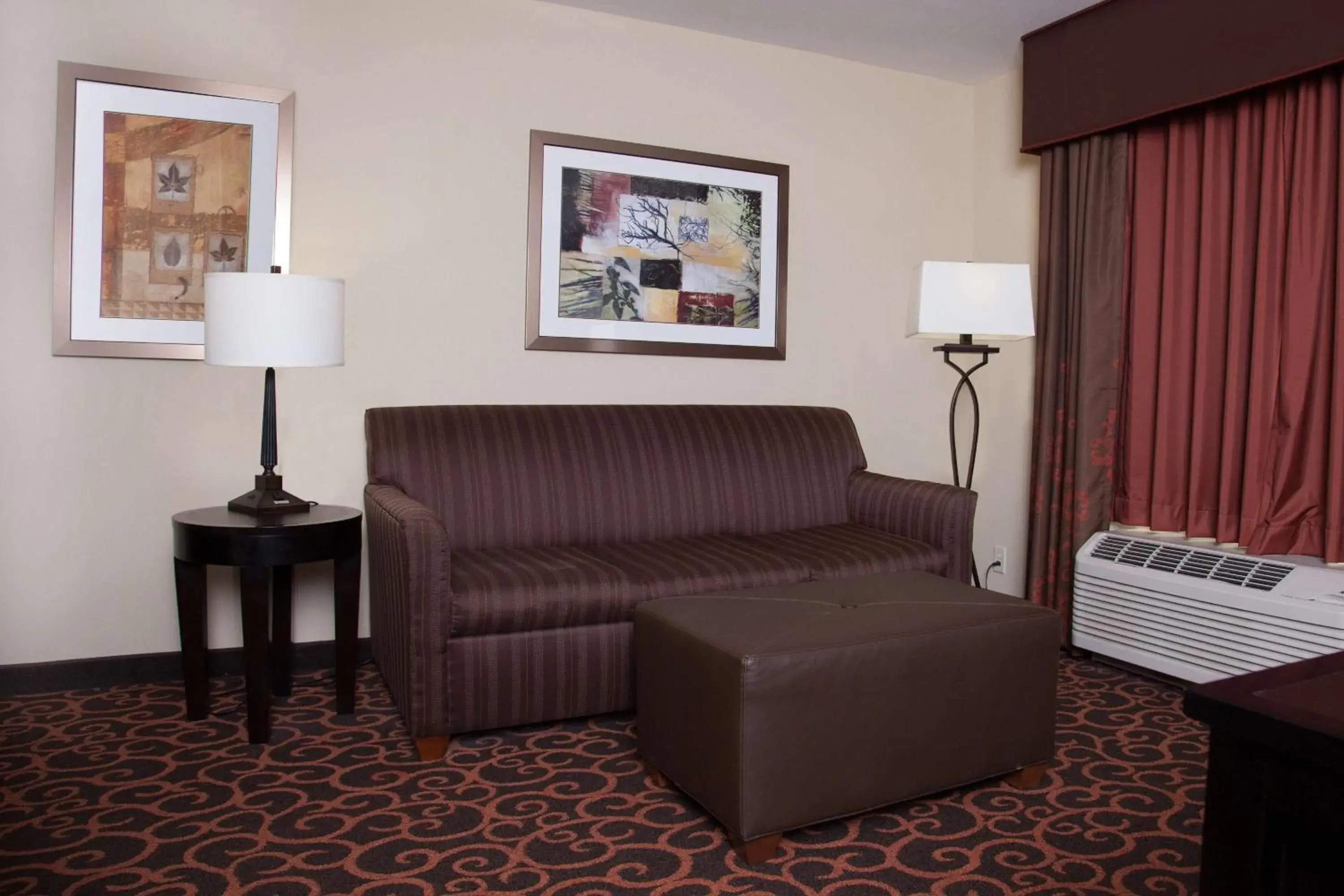 Living room in Hampton Inn & Suites Dickinson ND Living room in Hampton Inn & Suites Dickinson ND