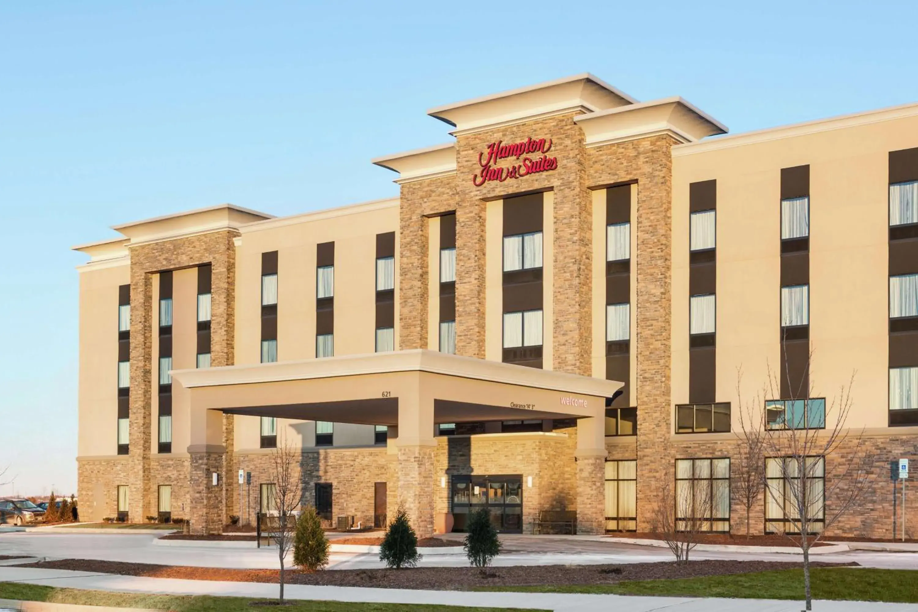 Property building in Hampton Inn & Suites Minooka Property building in Hampton Inn & Suites Minooka