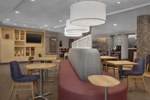 Home2 Suites by Hilton Anchorage/Midtown Home2 Suites by Hilton Anchorage/Midtown