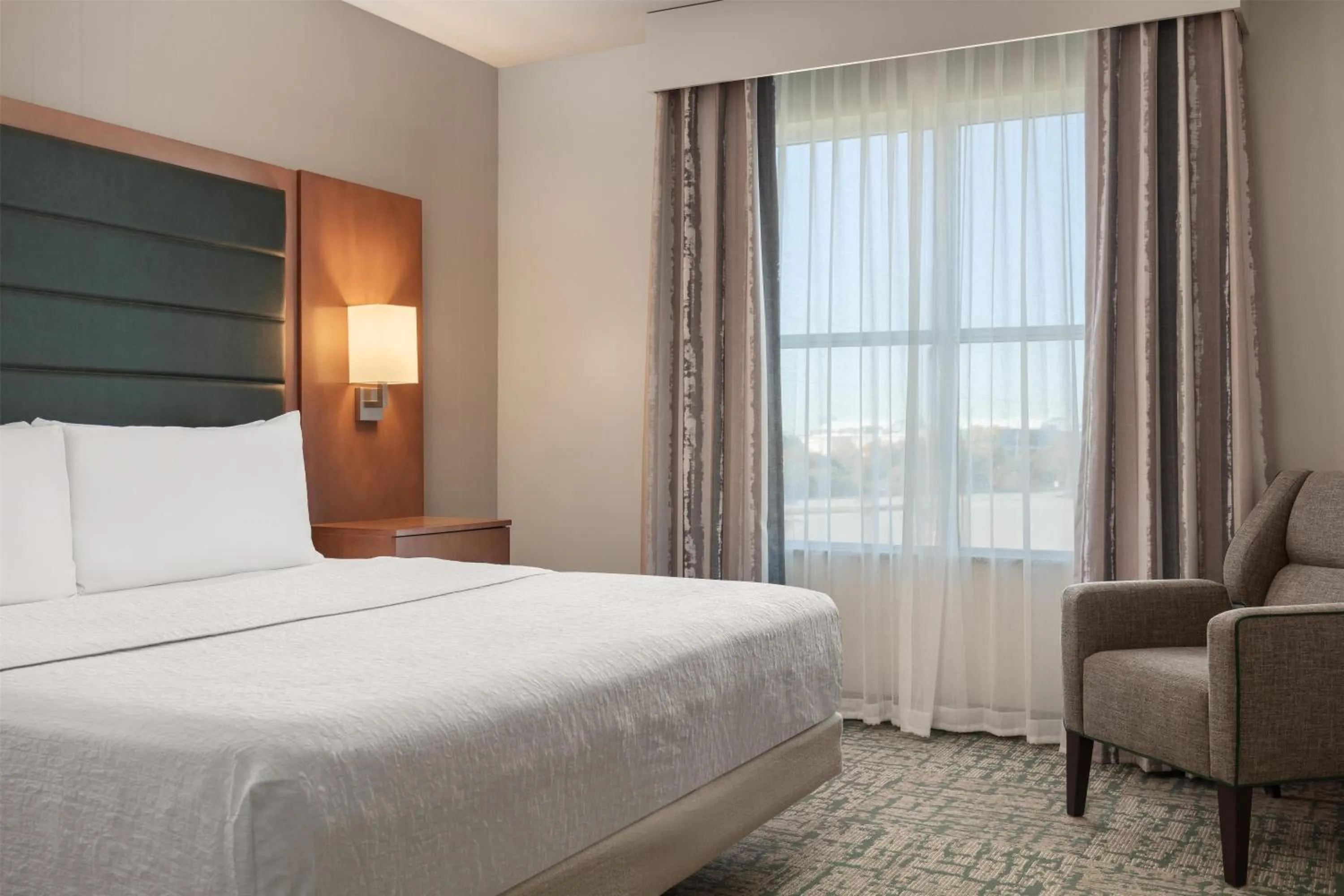 Bed in Homewood Suites TechRidge Parmer @ I-35