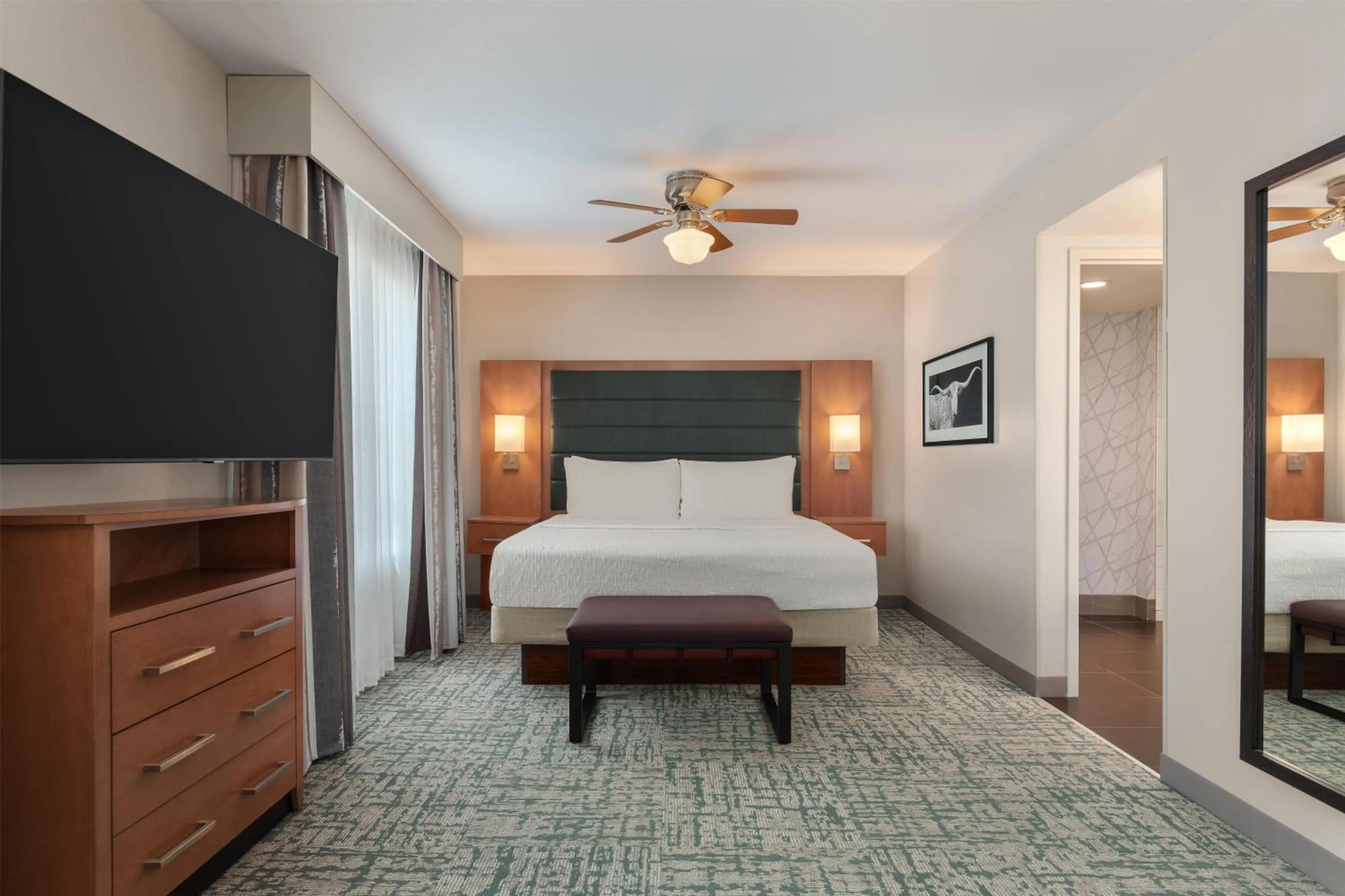 Bed in Homewood Suites TechRidge Parmer @ I-35