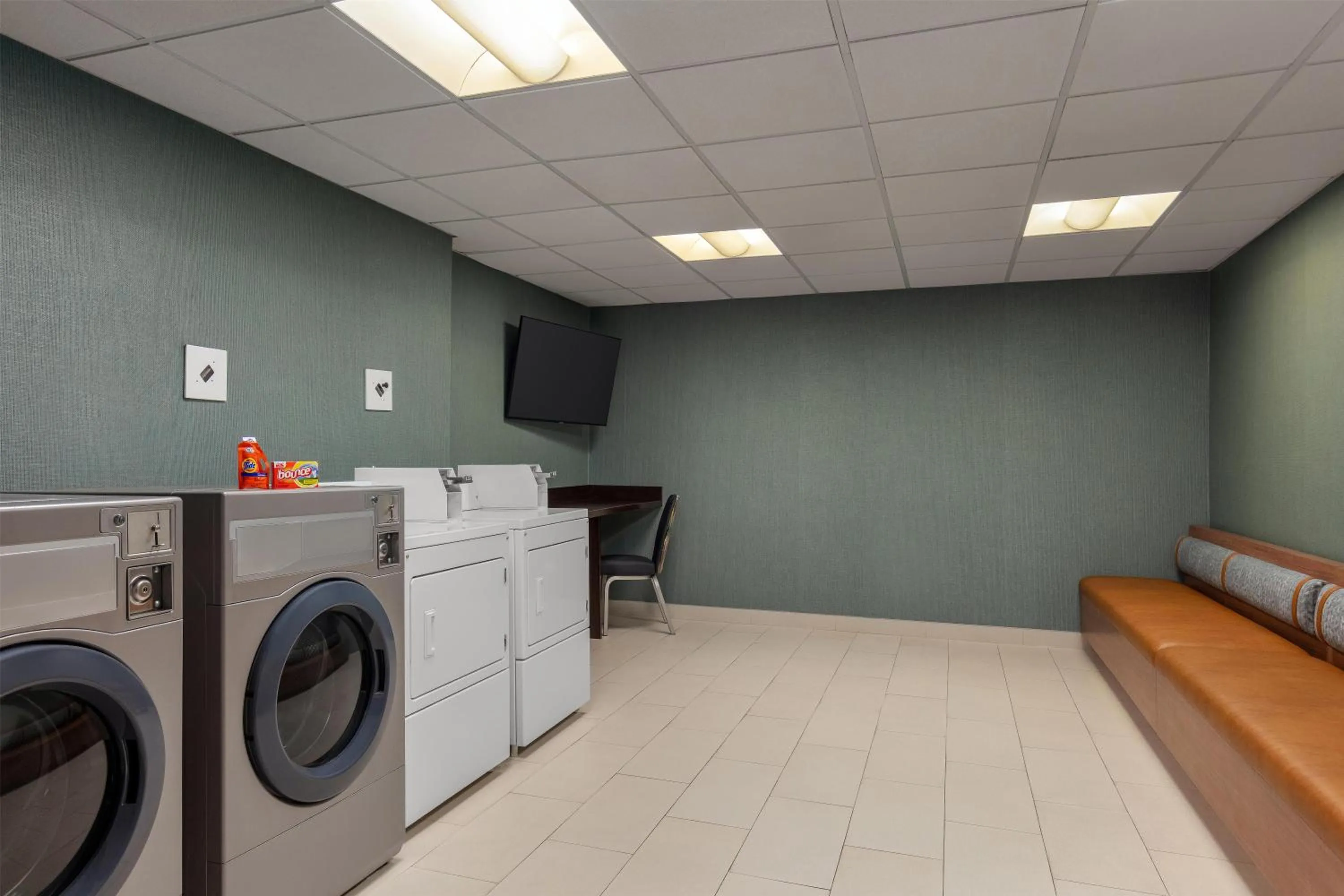 laundry in Homewood Suites TechRidge Parmer @ I-35
