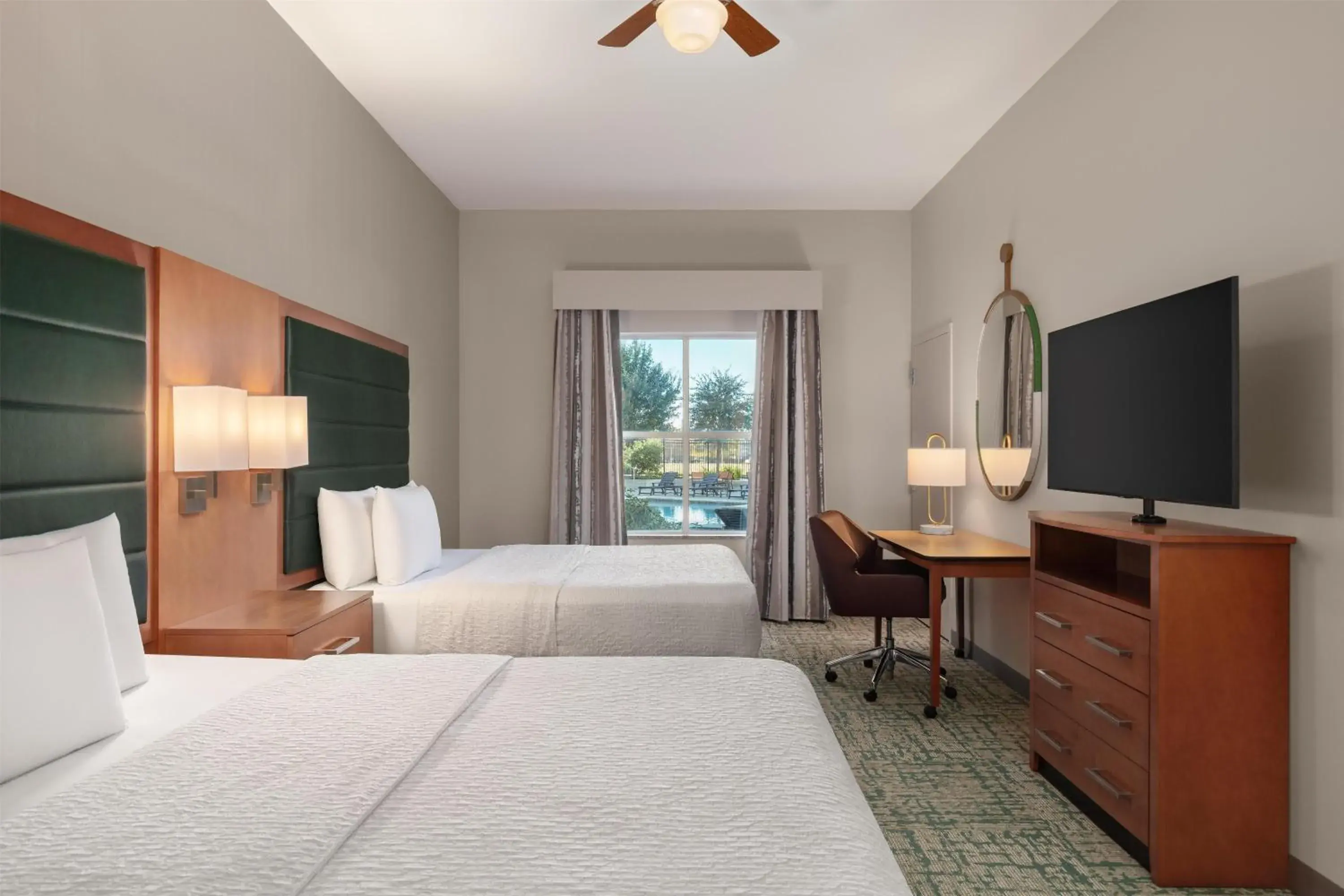 Bed in Homewood Suites TechRidge Parmer @ I-35 Bed in Homewood Suites TechRidge Parmer @ I-35