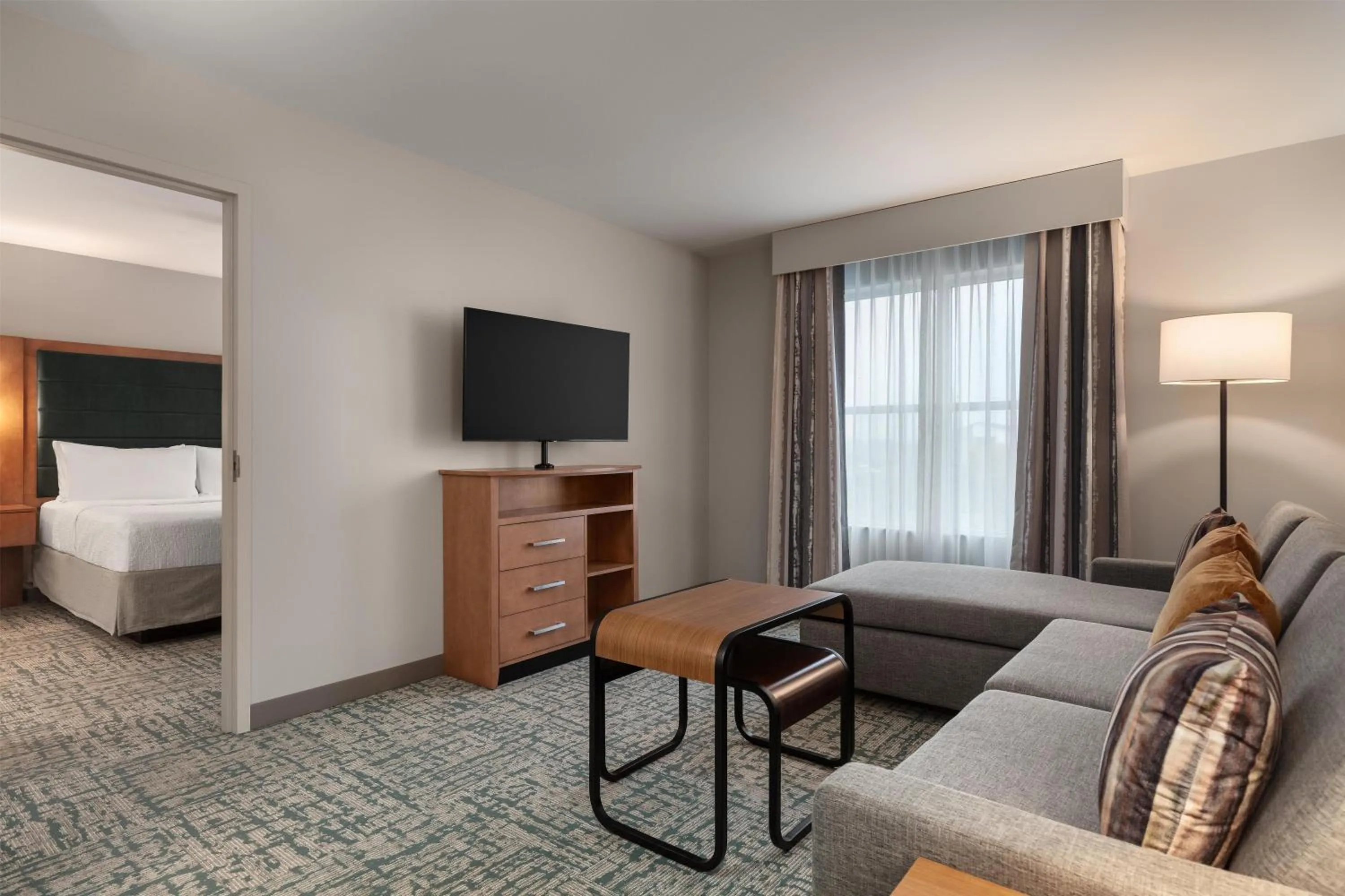 Living room, Bed in Homewood Suites TechRidge Parmer @ I-35
