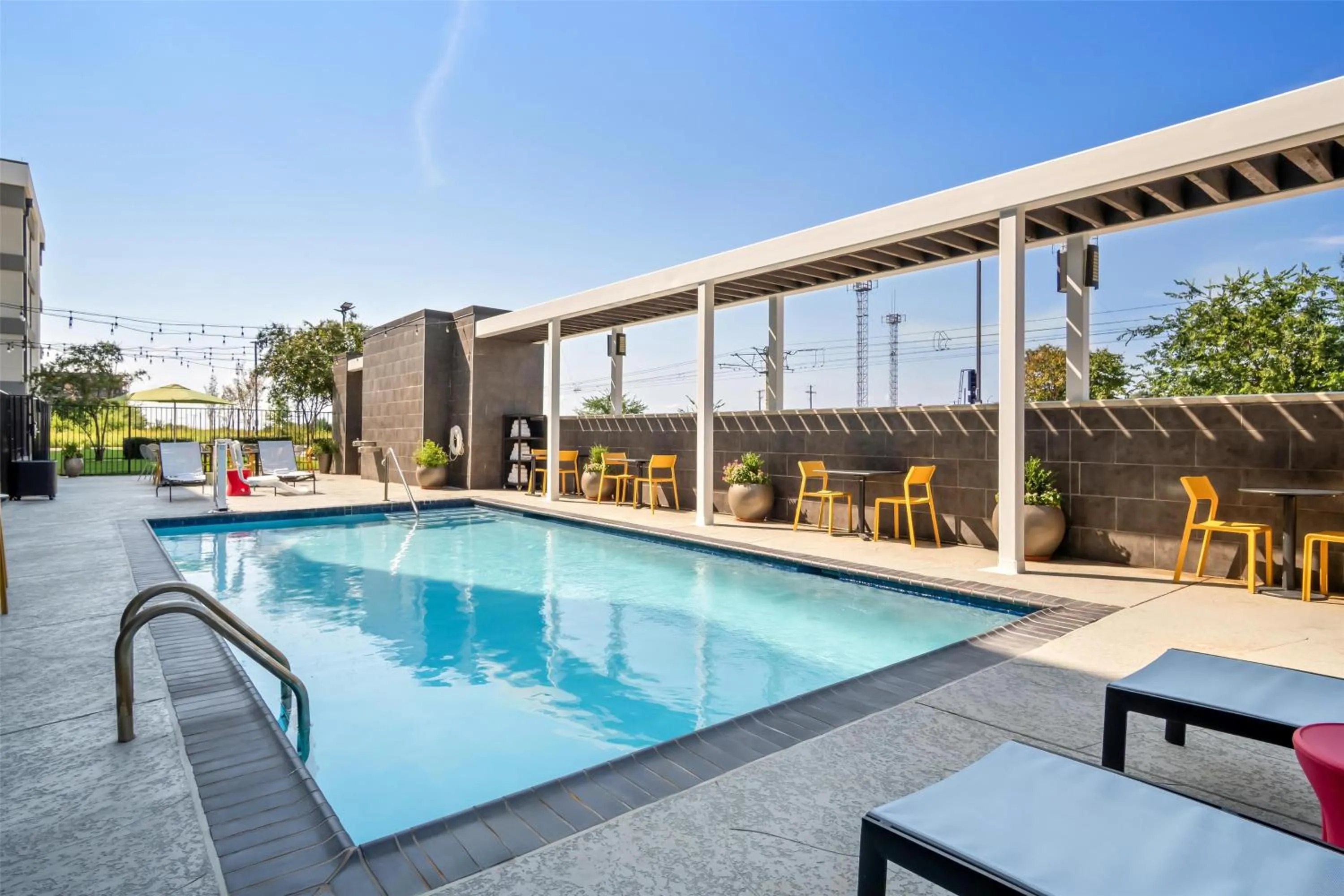 Pool view in Home2 Suites by Hilton Irving/DFW Airport North