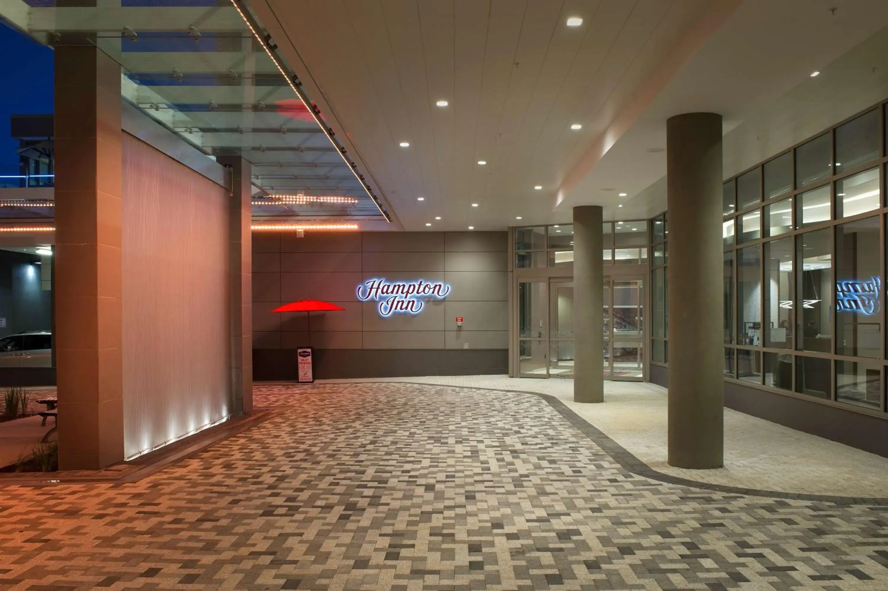 Facade/entrance in Hampton Inn Washington DC NoMa Union Station Facade/entrance in Hampton Inn Washington DC NoMa Union Station