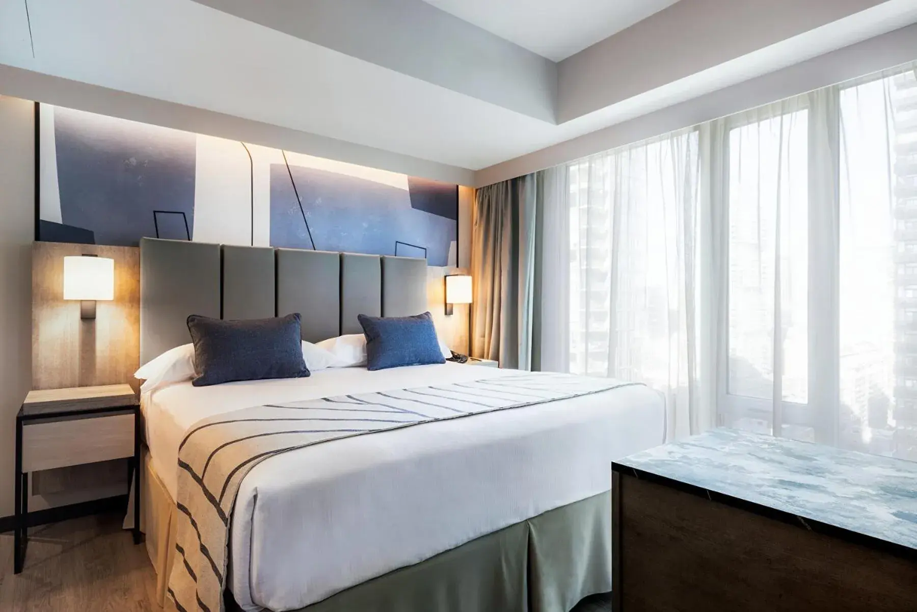 Bedroom, Bed in Riu Plaza Toronto Bedroom, Bed in Riu Plaza Toronto