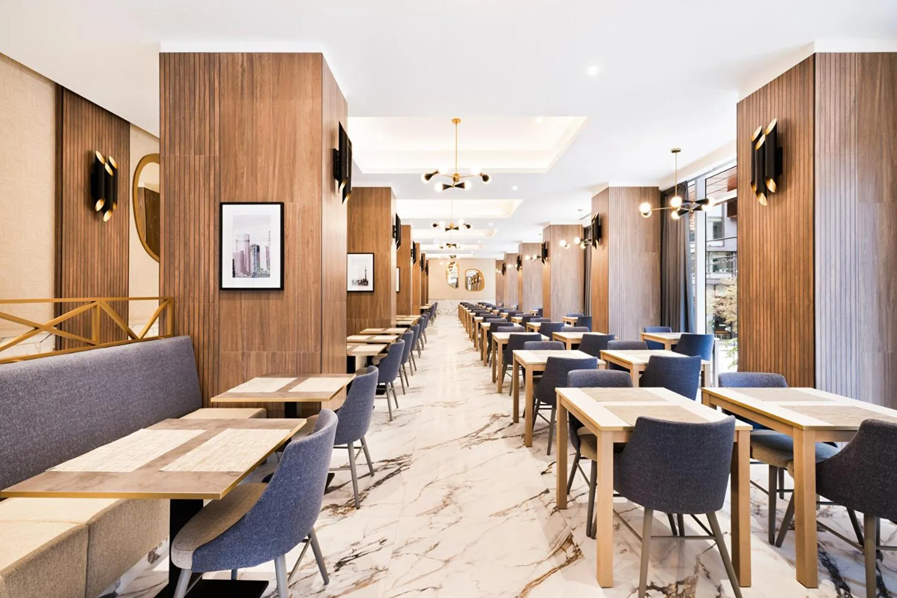 Restaurant/places to eat in Riu Plaza Toronto