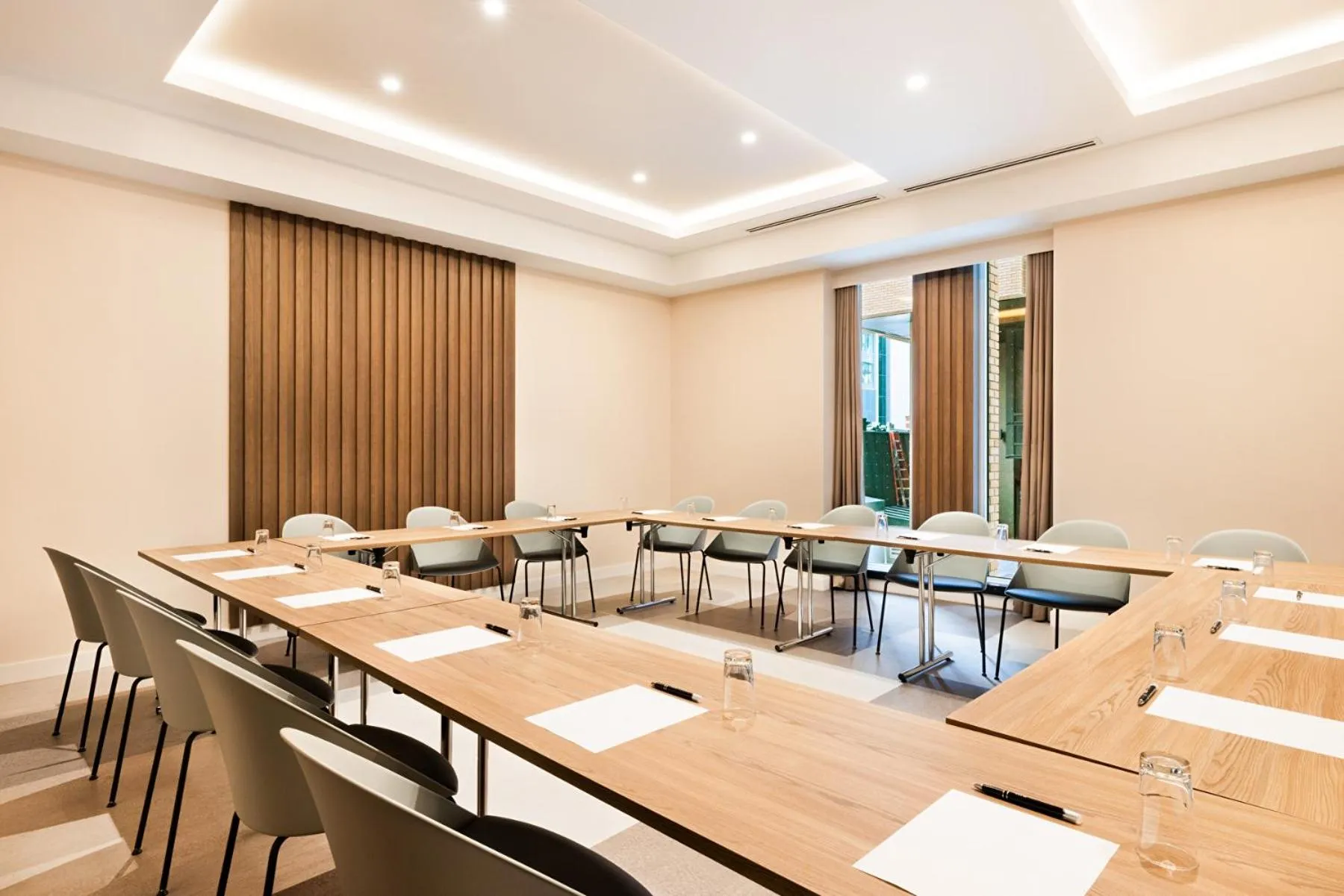 Meeting/conference room in Riu Plaza Toronto