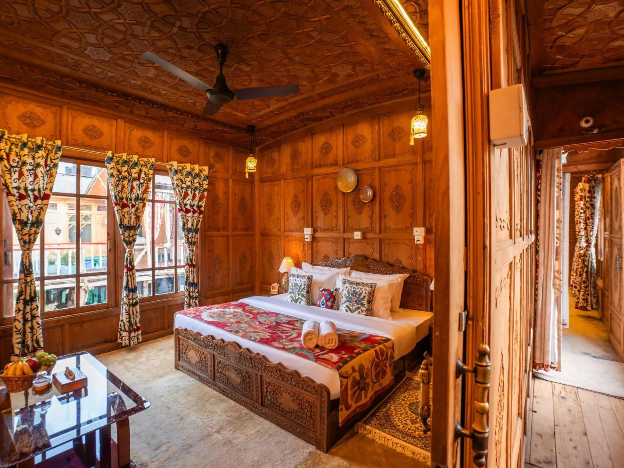 Moustache Houseboat Srinagar