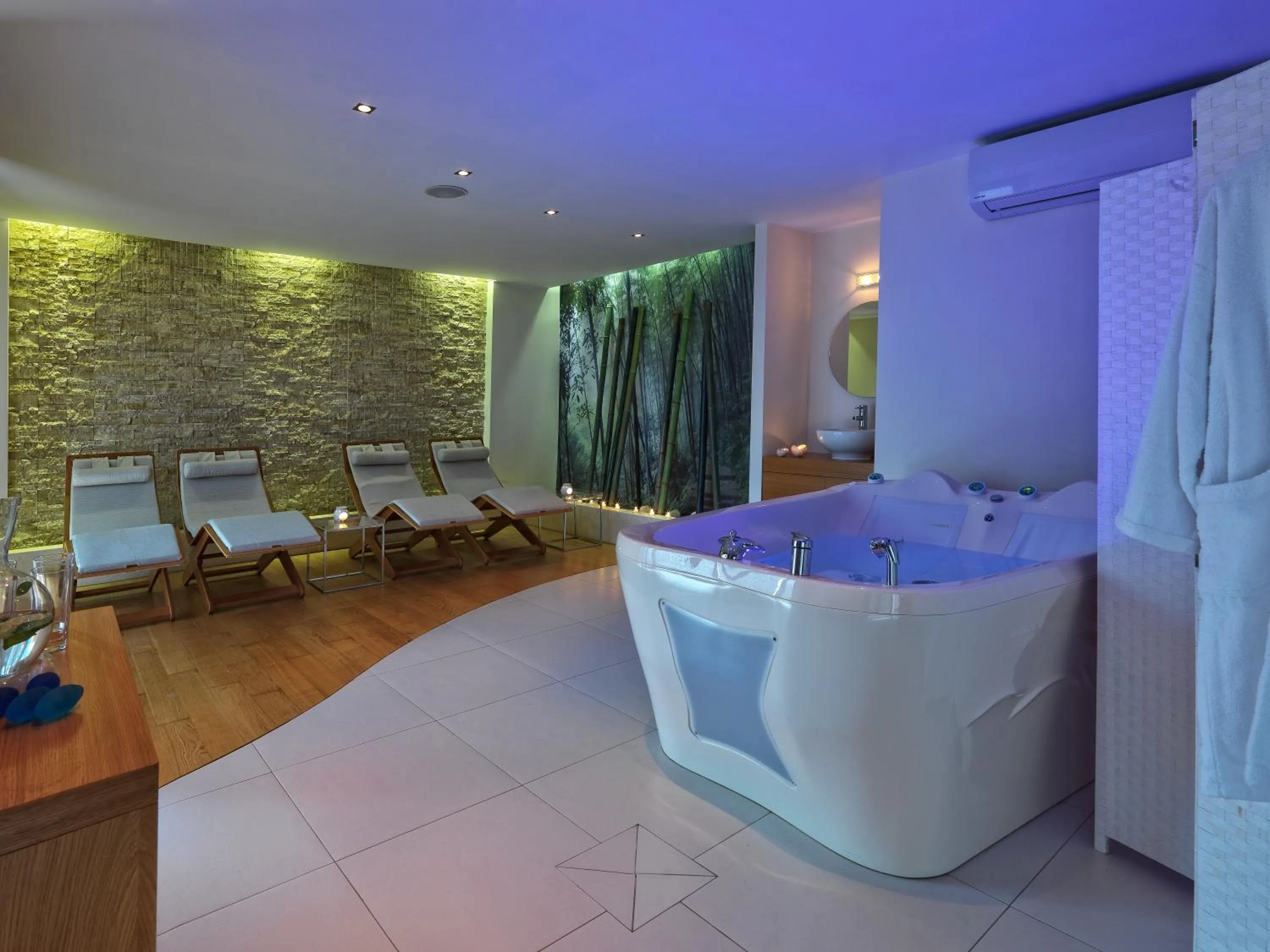 Hot Tub in Olympion Sunset Halkidiki