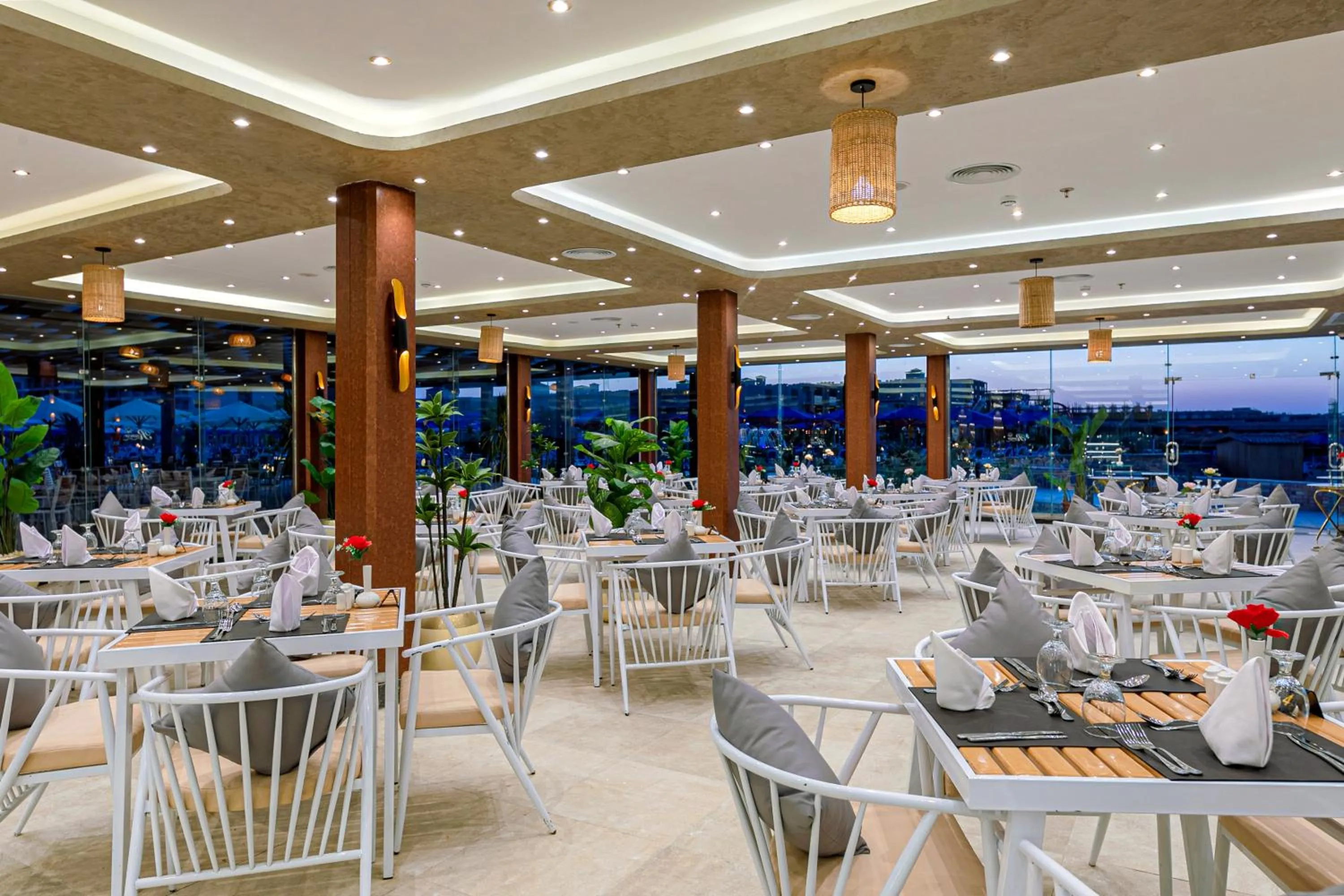 Restaurant/places to eat in Rewaya Majestic Resort