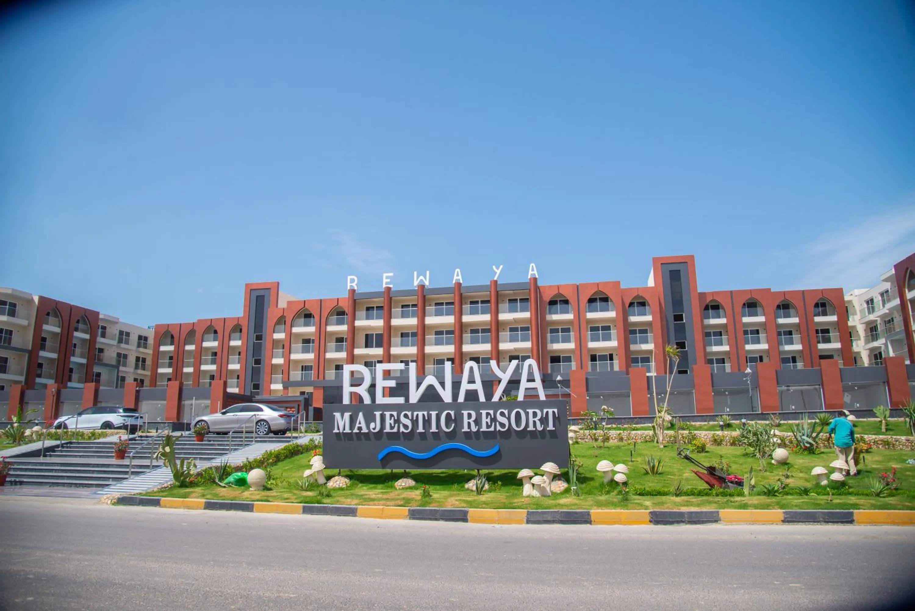 Facade/entrance in Rewaya Majestic Resort