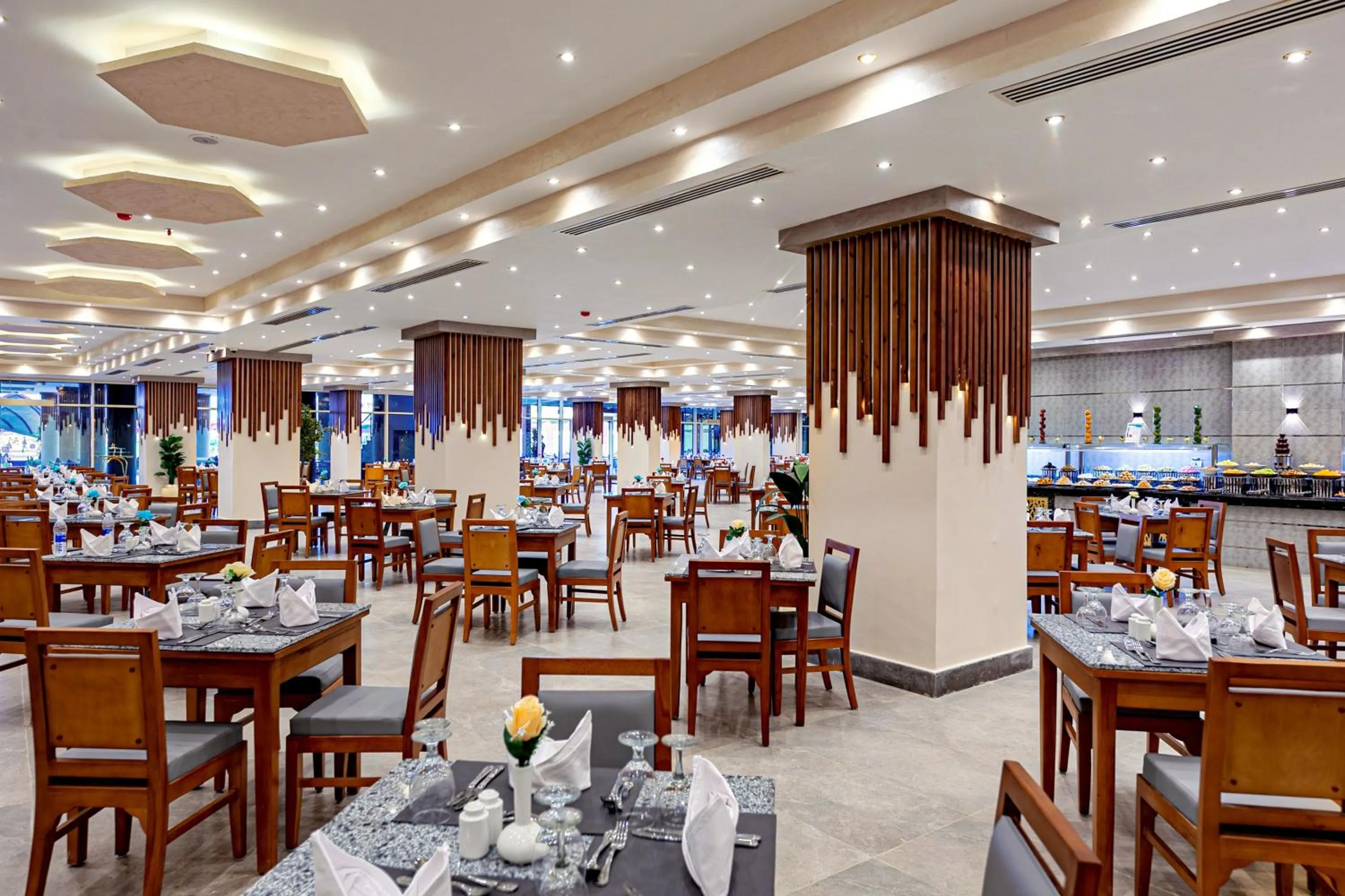 Restaurant/places to eat in Rewaya Majestic Resort