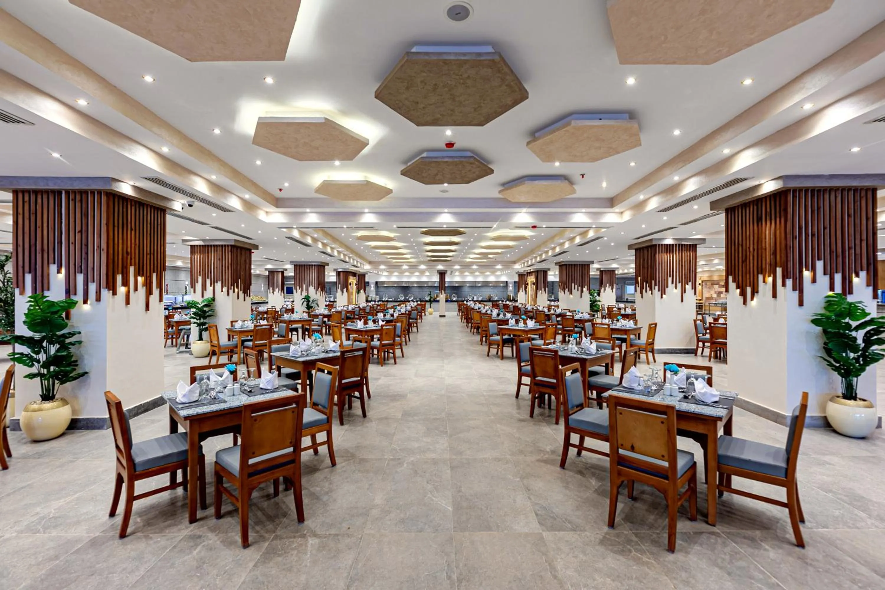 Restaurant/places to eat in Rewaya Majestic Resort