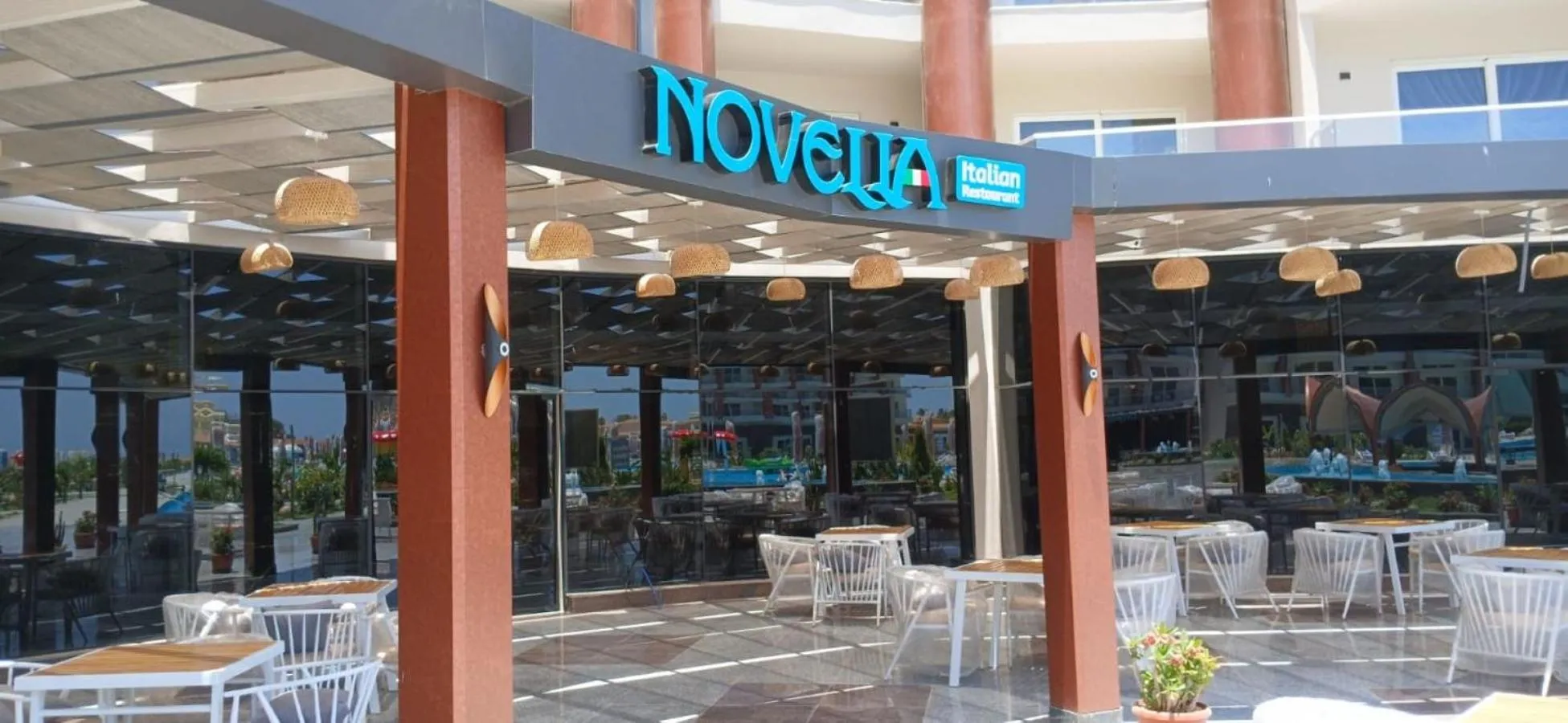 Restaurant/places to eat in Rewaya Majestic Resort