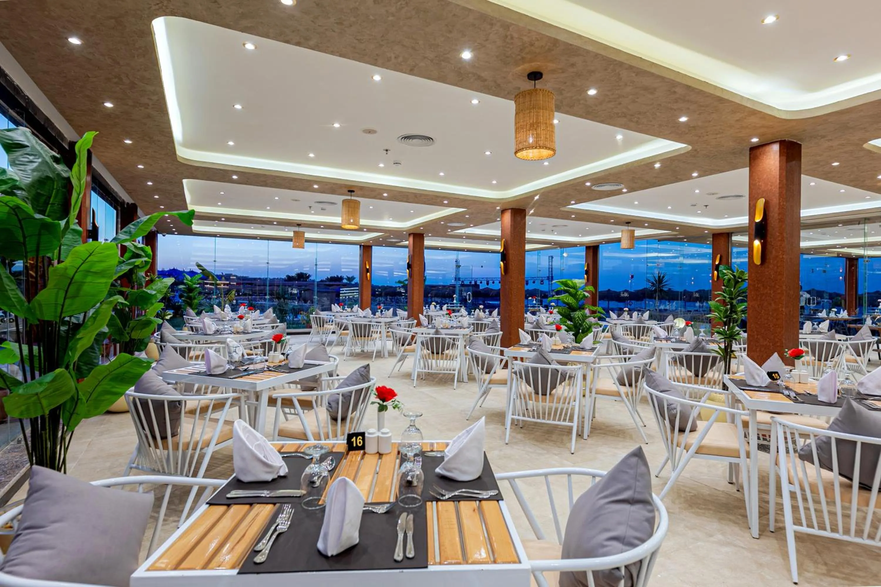 Restaurant/places to eat in Rewaya Majestic Resort