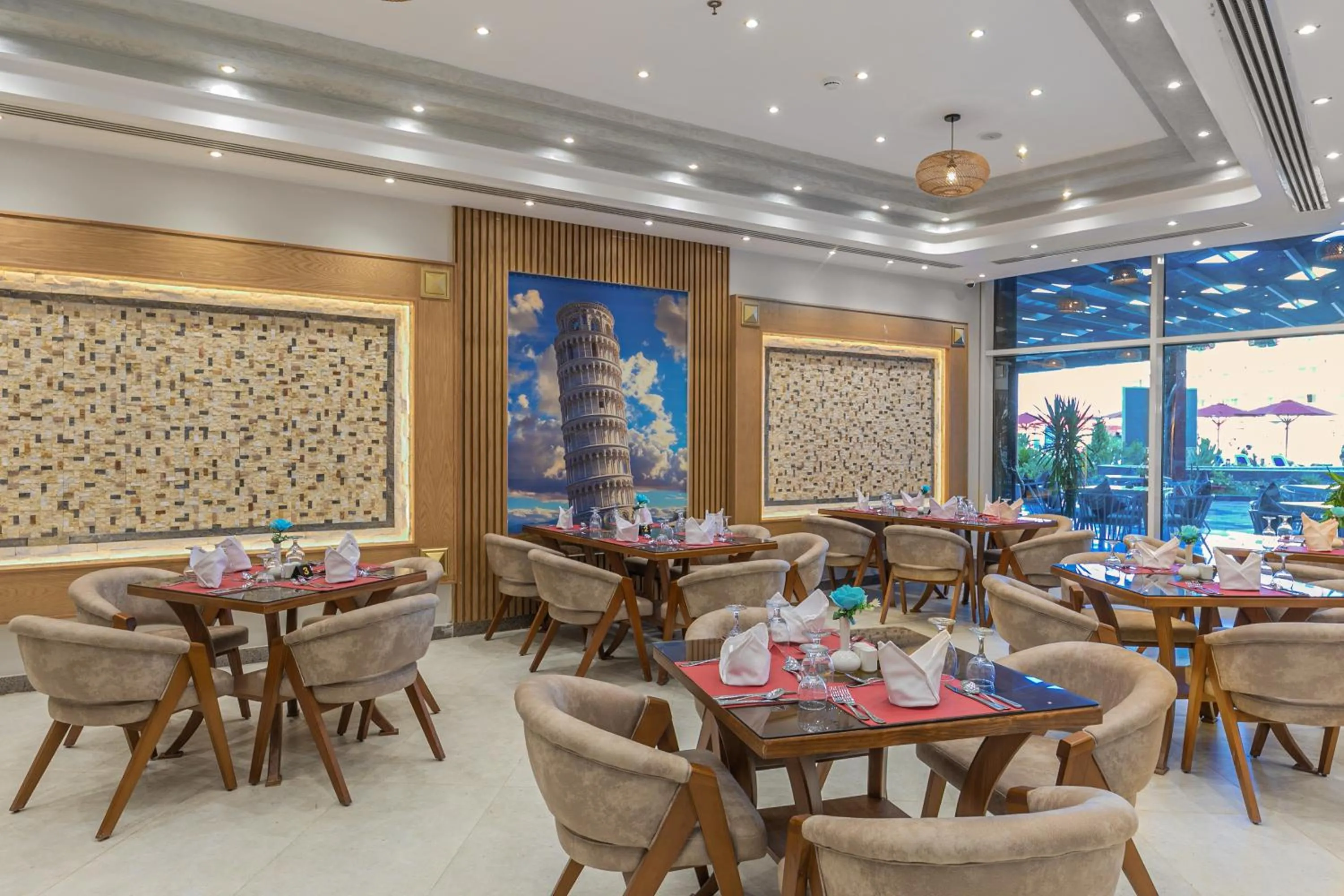 Restaurant/places to eat in Rewaya Majestic Resort