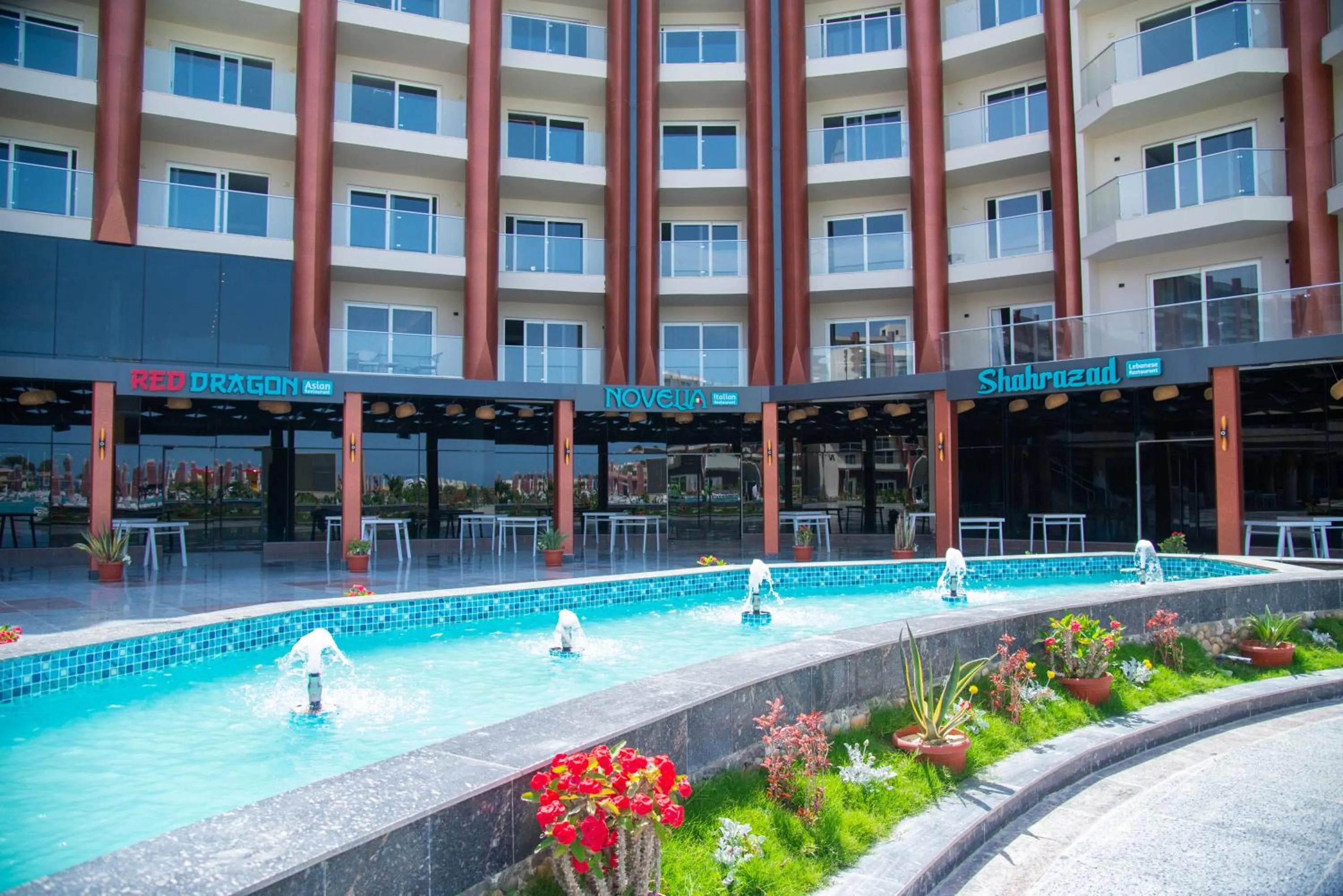 Restaurant/places to eat in Rewaya Majestic Resort