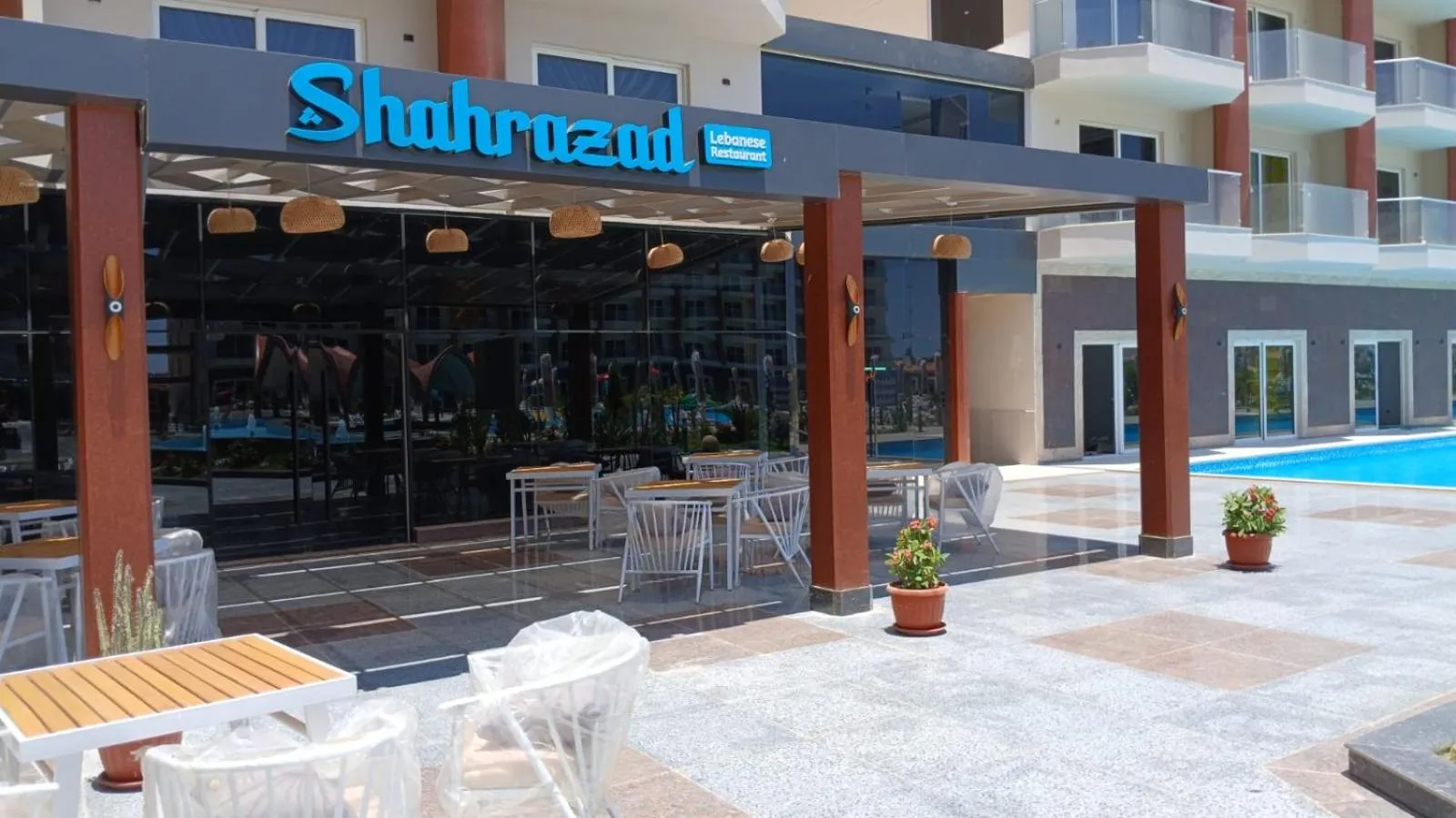 Restaurant/places to eat in Rewaya Majestic Resort