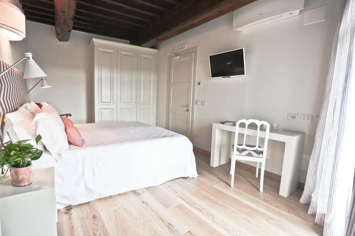 Bedroom, Bed in Poggio Baronti B&B