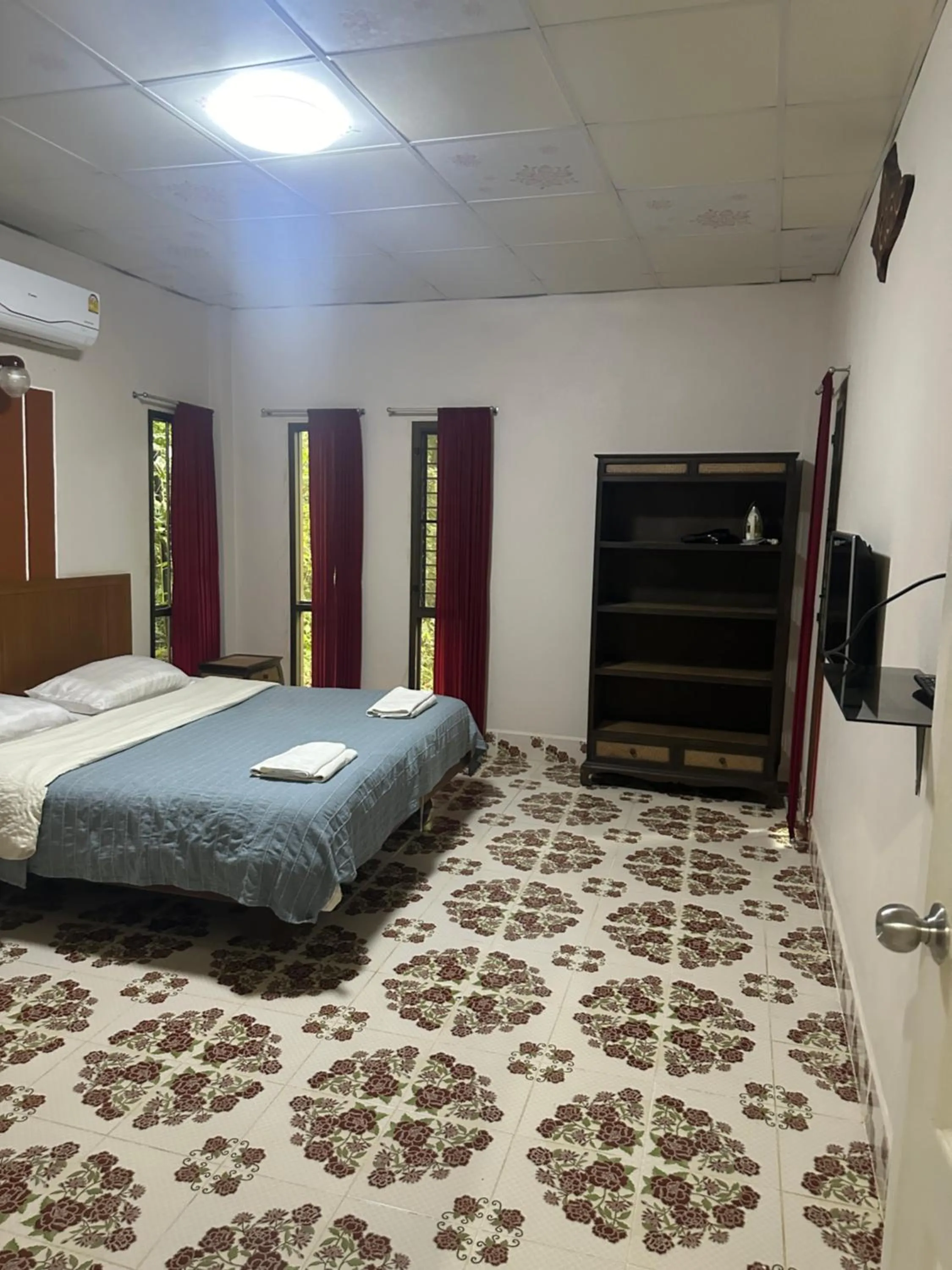 Bedroom, Bed in Fine Times Resort