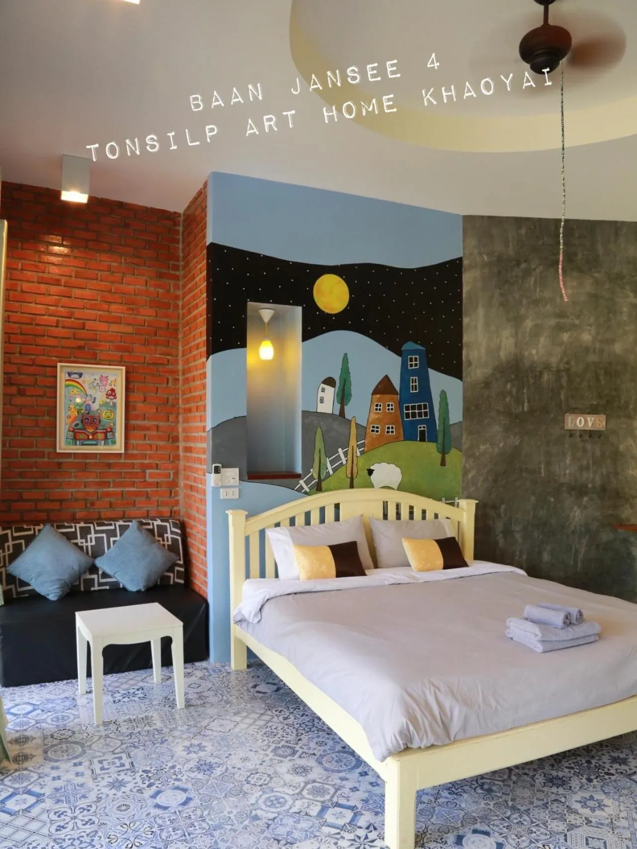 Bed in TonSilp Art Home
