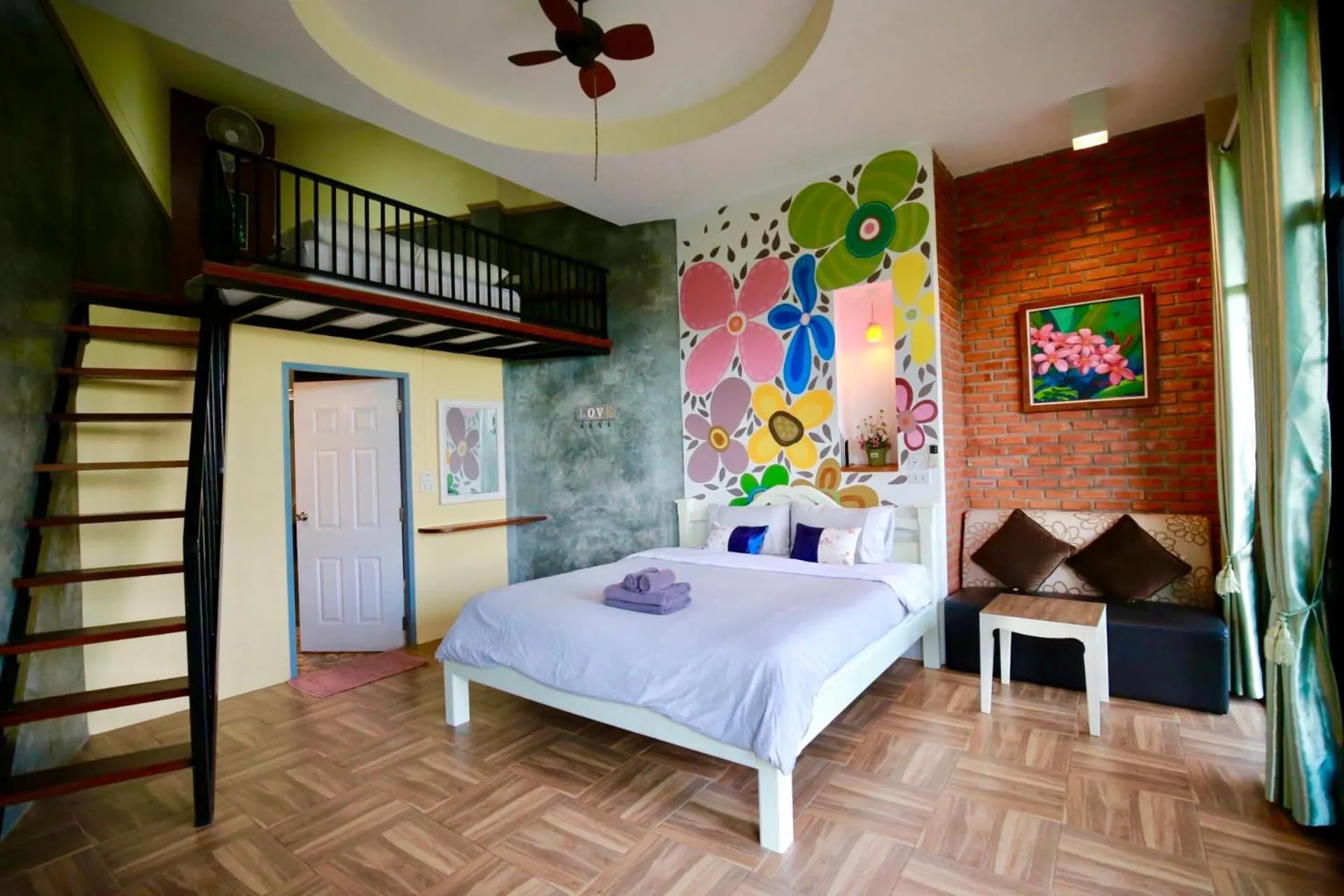 Bed in TonSilp Art Home