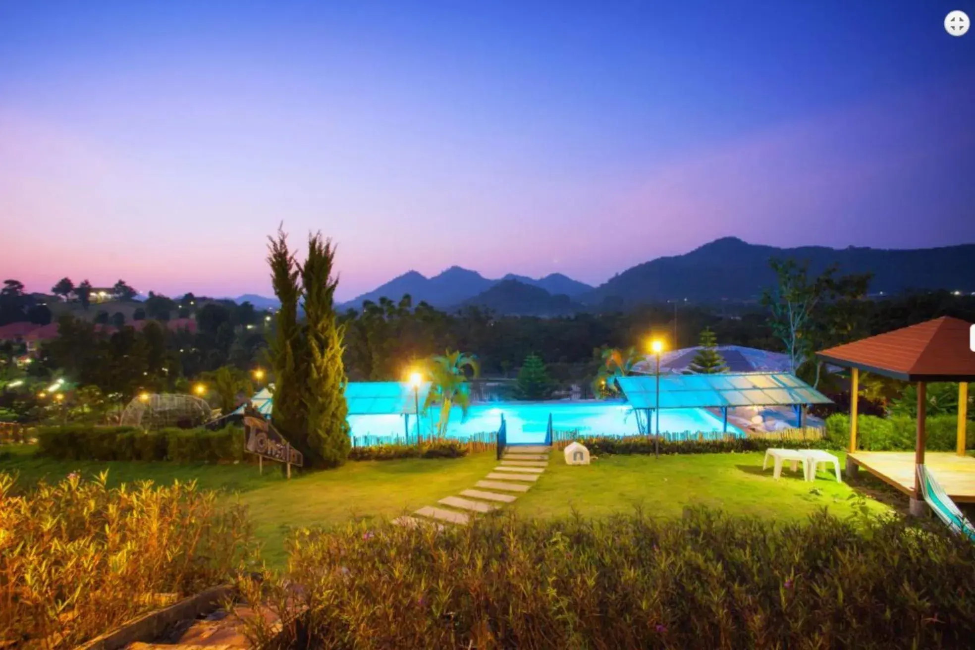 Swimming pool in TonSilp Art Home Swimming pool in TonSilp Art Home