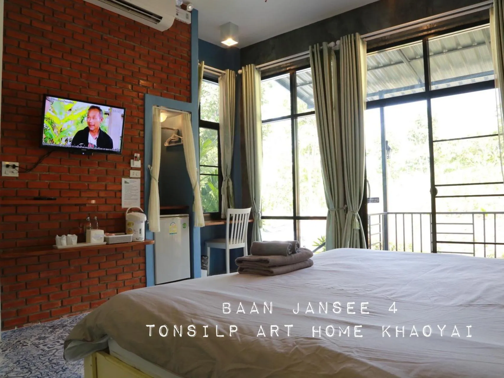 Bed in TonSilp Art Home