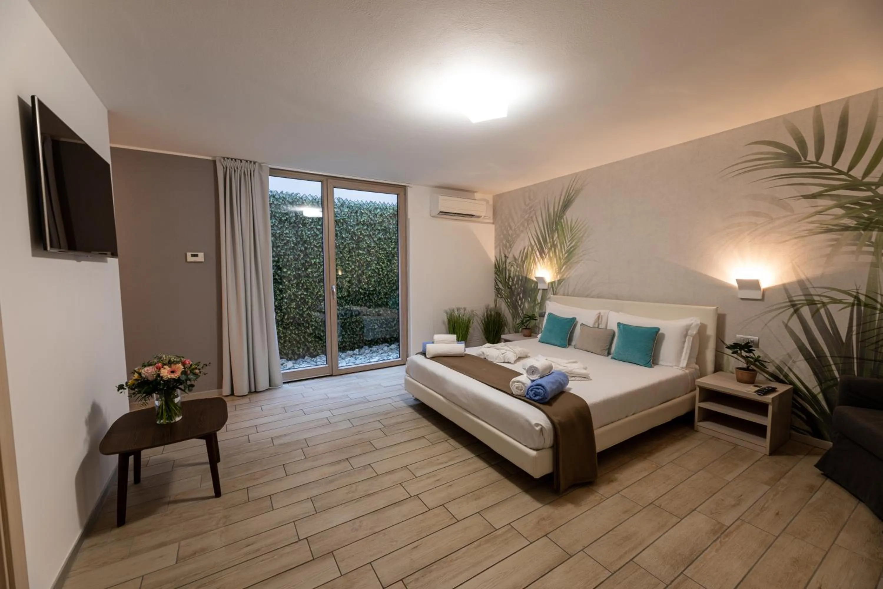 Bedroom in Bellagio Village - Holiday Apartments by the Lake - Seasonal Warm Pool and Sauna