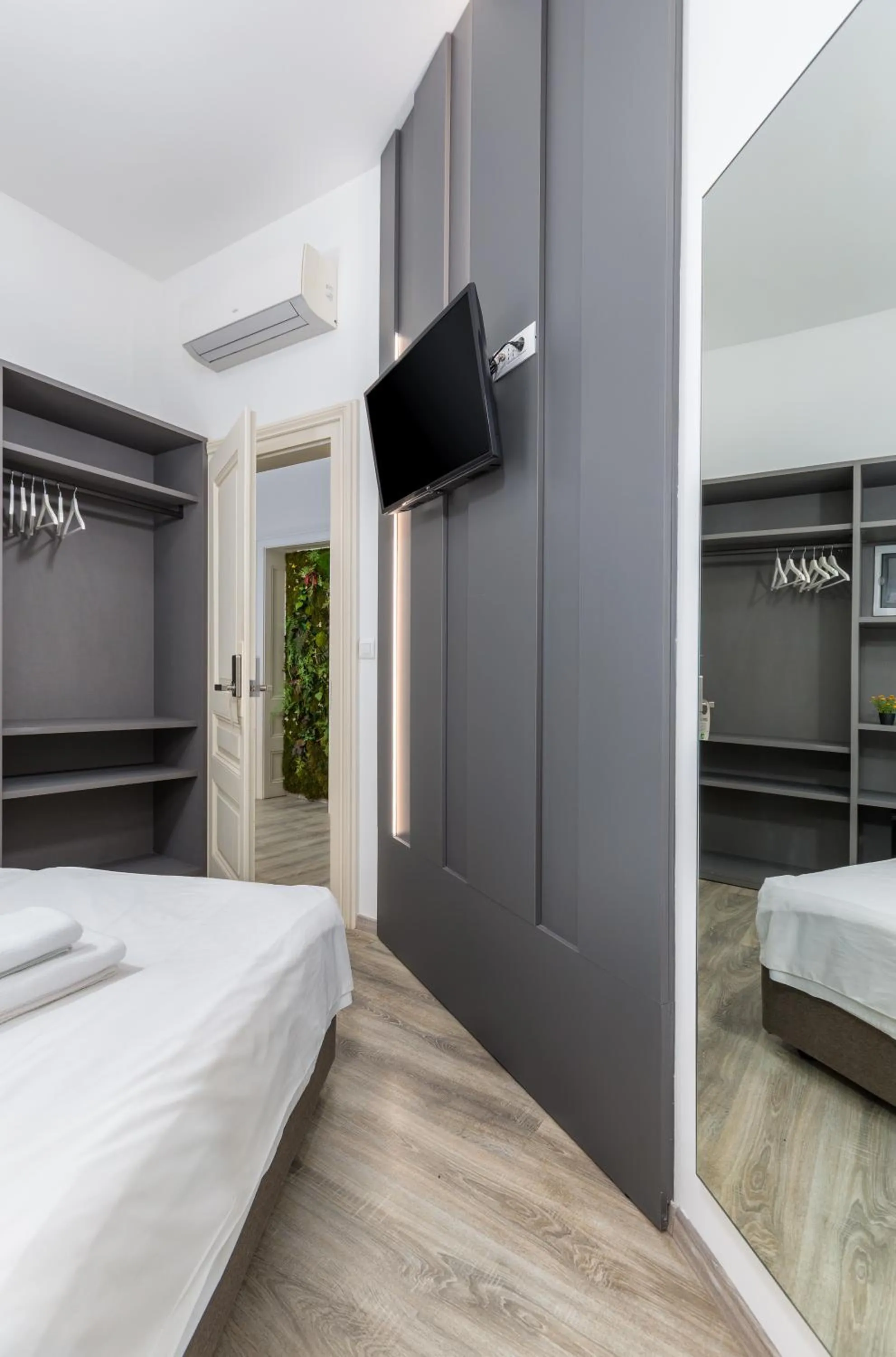 Photo of the whole room, Bed in Boutique Suites Joyce