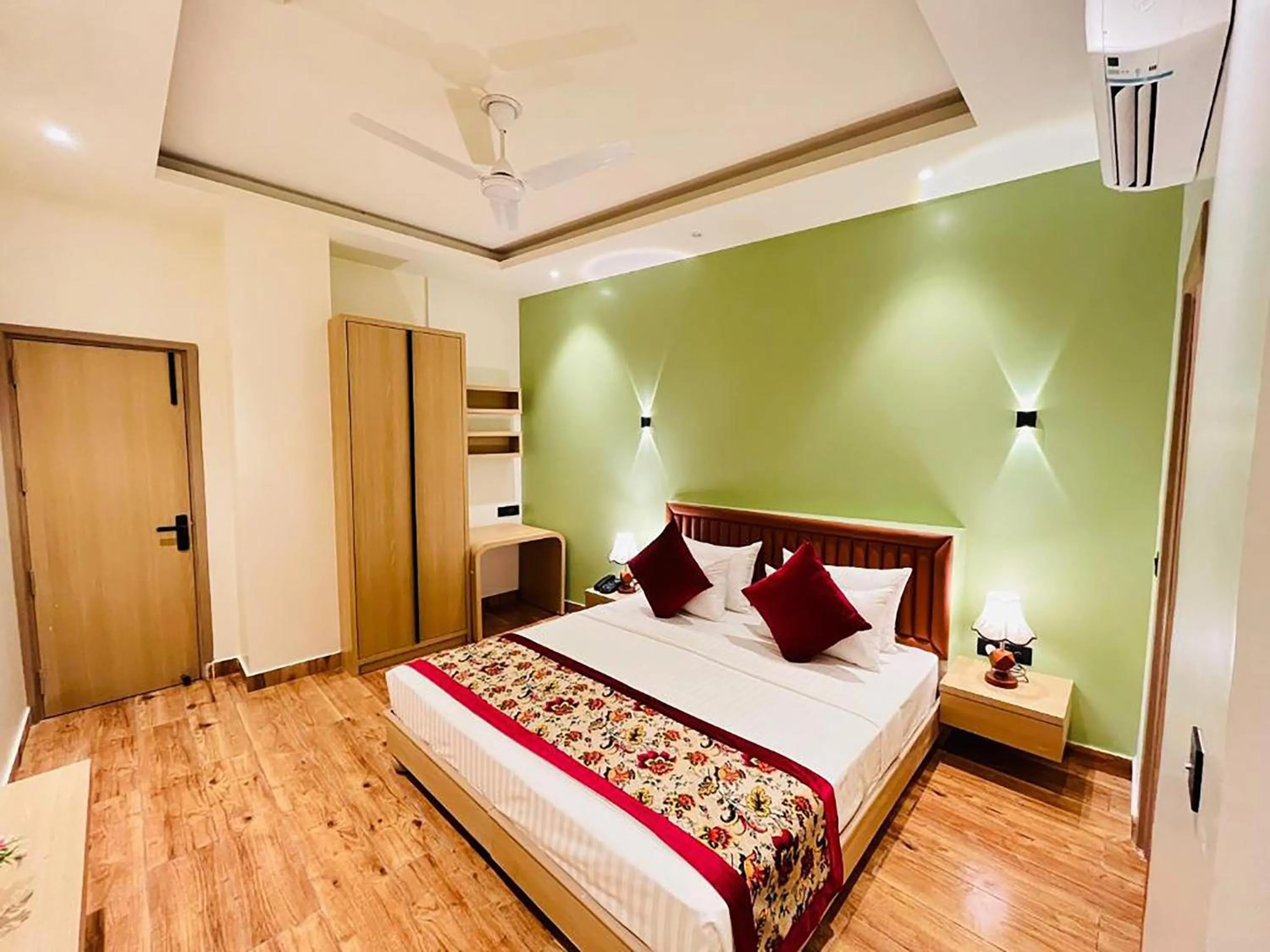 Bed in Hotel Punj E Tara Anand Vihar Vaishali Ghaziabad
