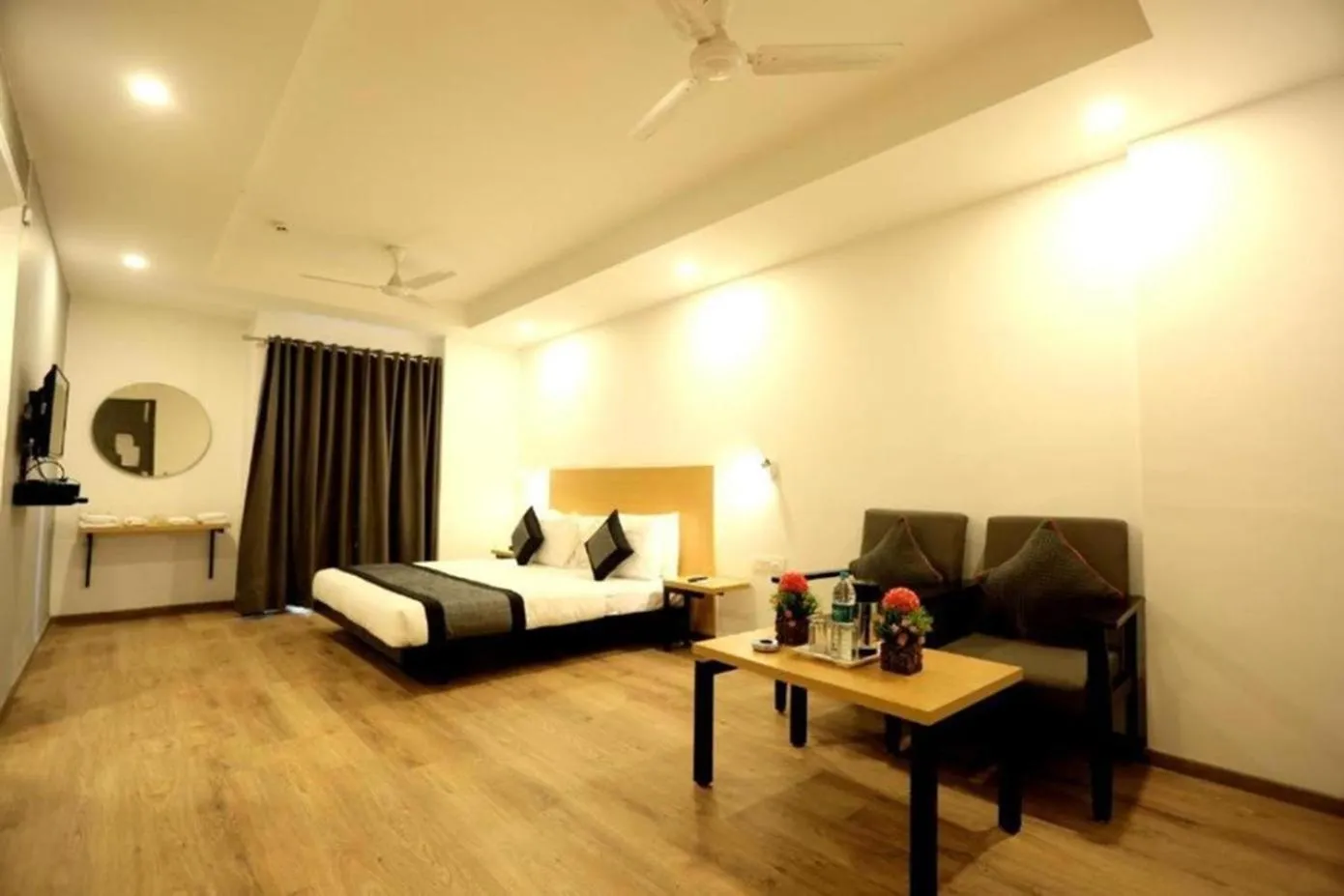 Bed in The Roseman Hotel & Suites