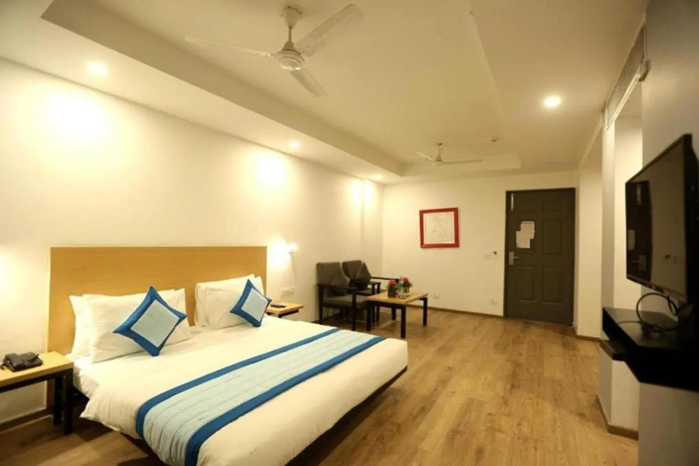 Bed in The Roseman Hotel & Suites