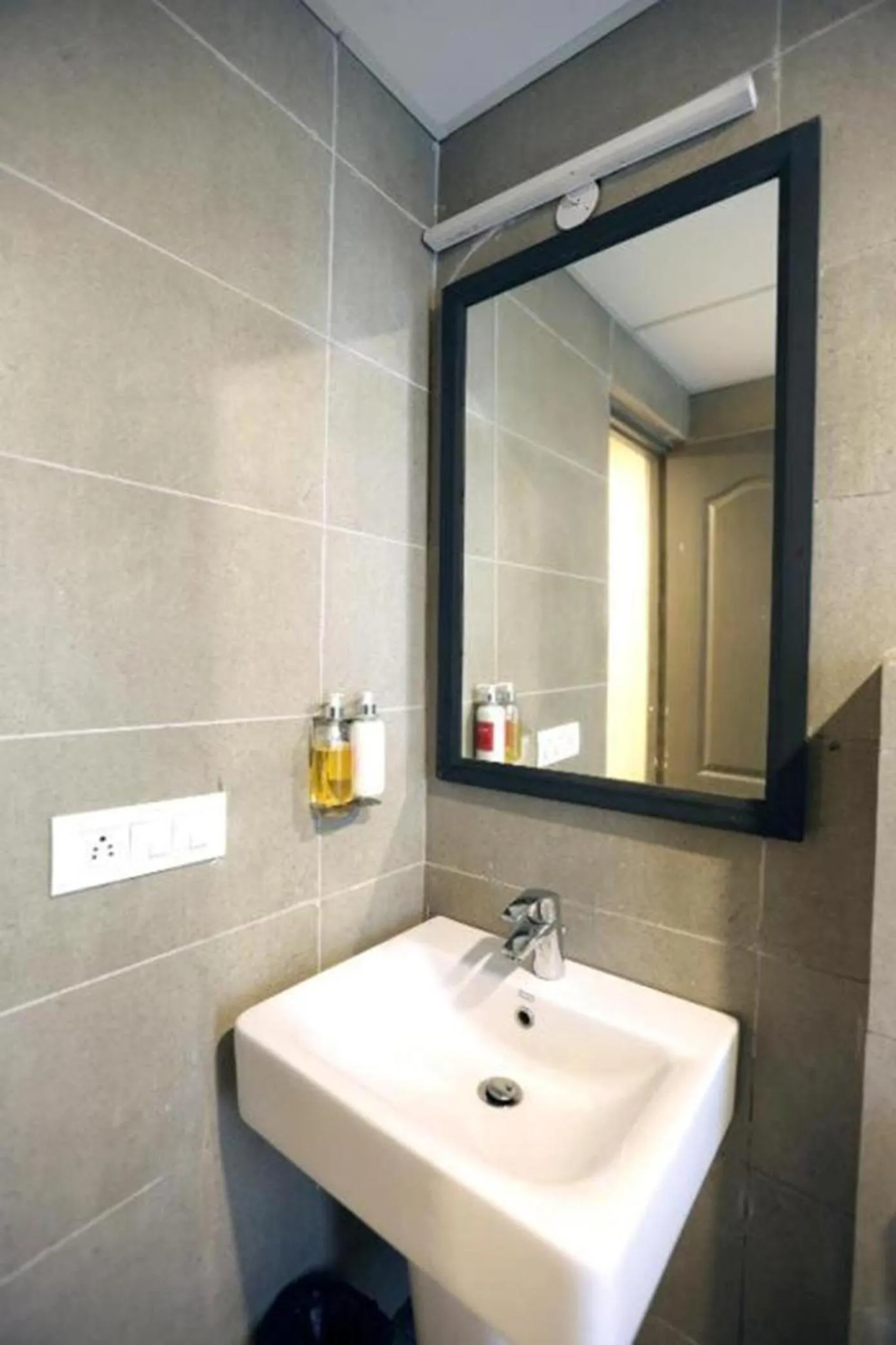 Bathroom in The Roseman Hotel & Suites