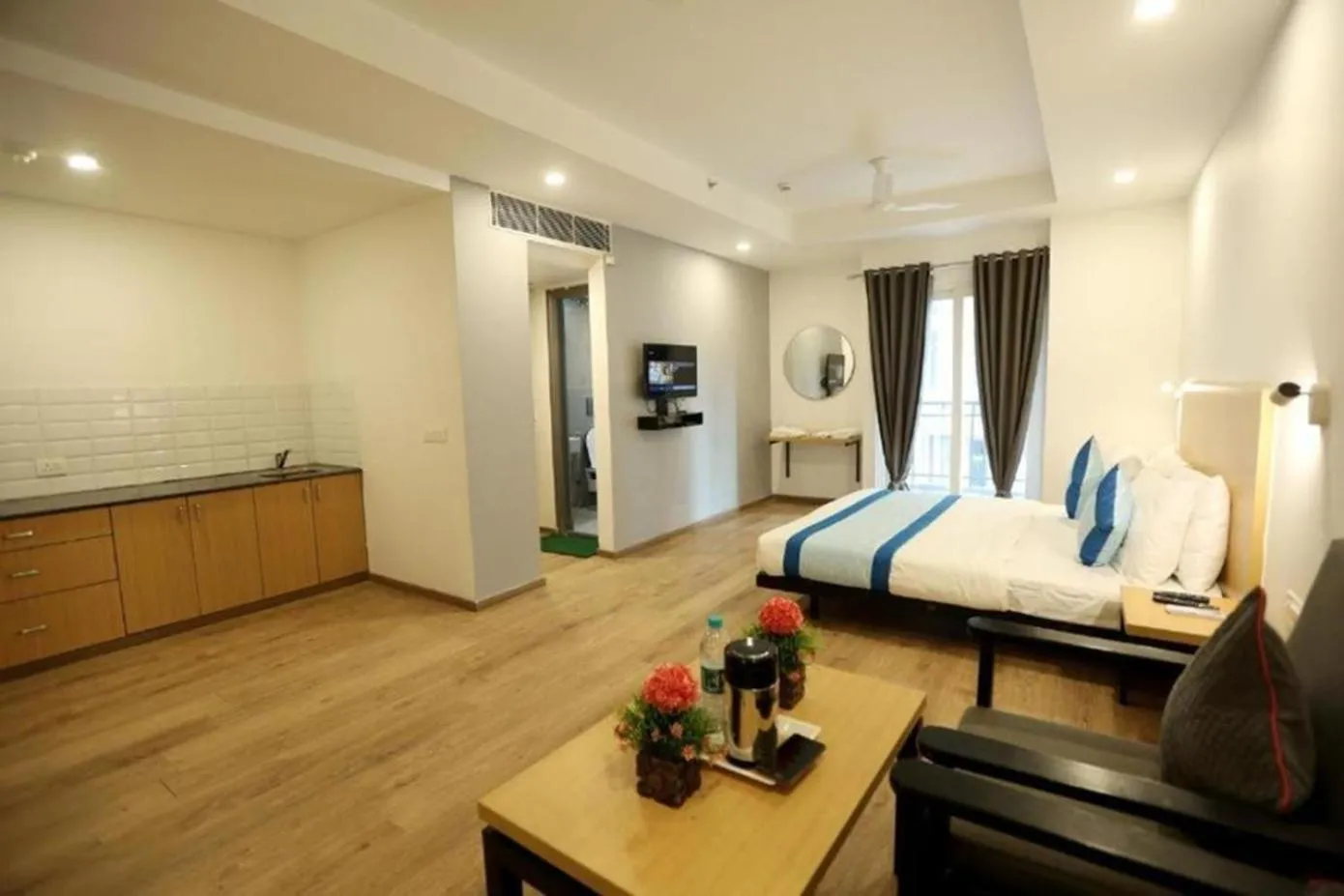 Bed in The Roseman Hotel & Suites
