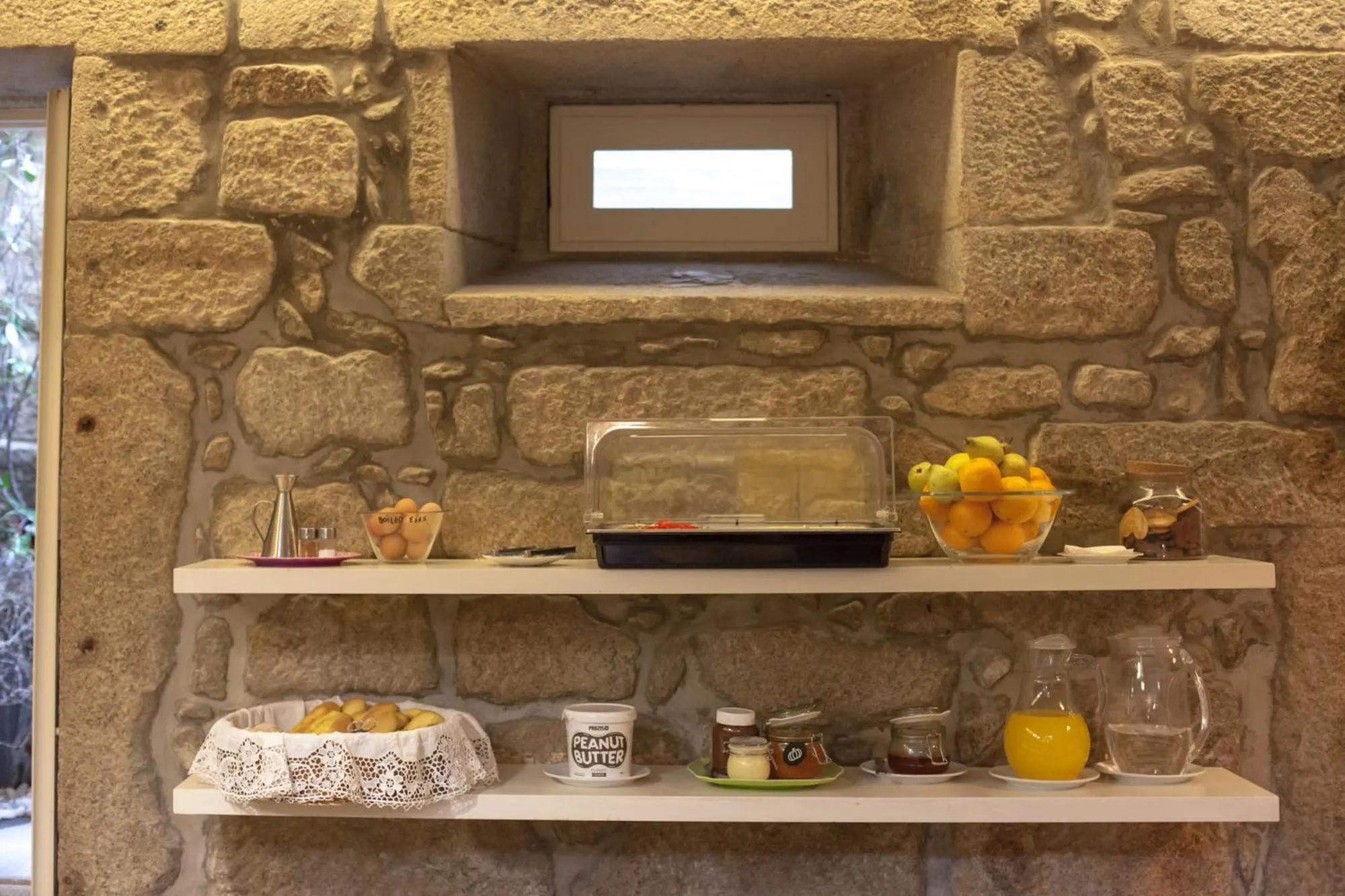 Breakfast in Being Porto Hostel