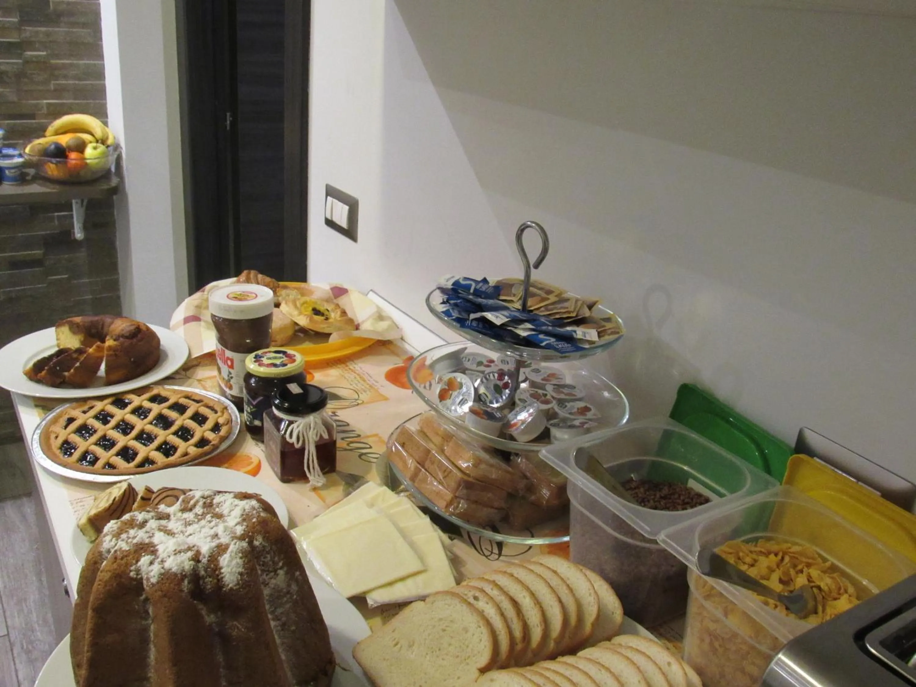 Communal lounge/ TV room in Pianeta Roma