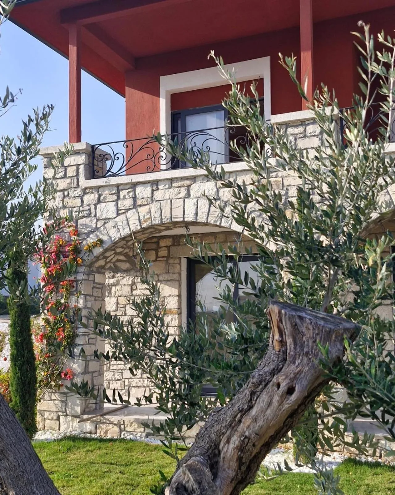 Property building in Velder House Urla